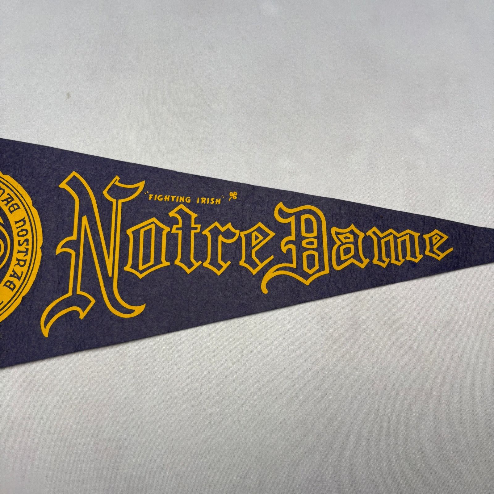 Vintage VTG University of Notre Dame Fighting Irish Felt Pennant 50s Size ONE SIZE - 3 Thumbnail