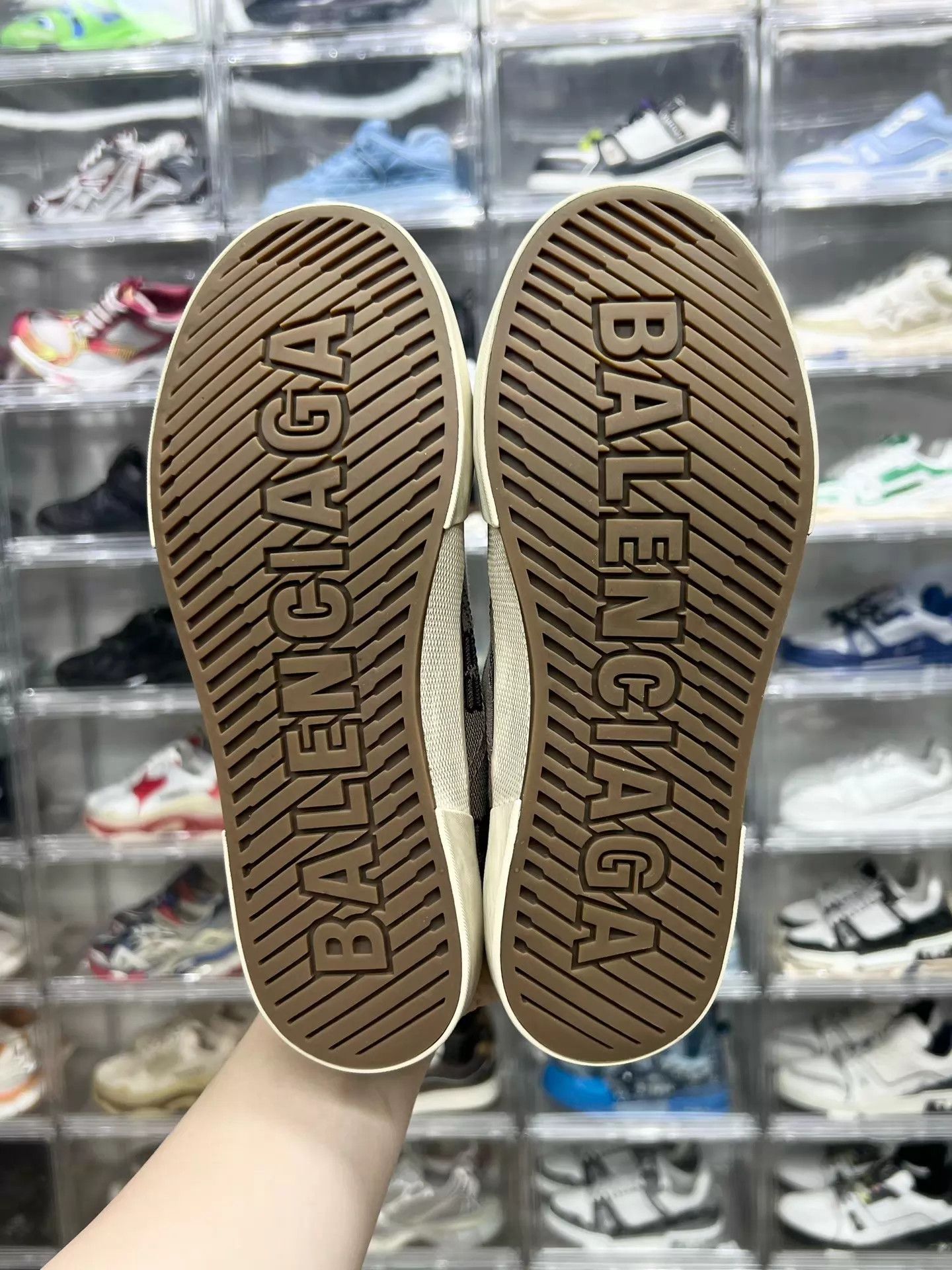 Balenciaga Balenciaga Paris low top 38 distressed like new Size US 7.5 / IT 37.5 - 8 Thumbnail