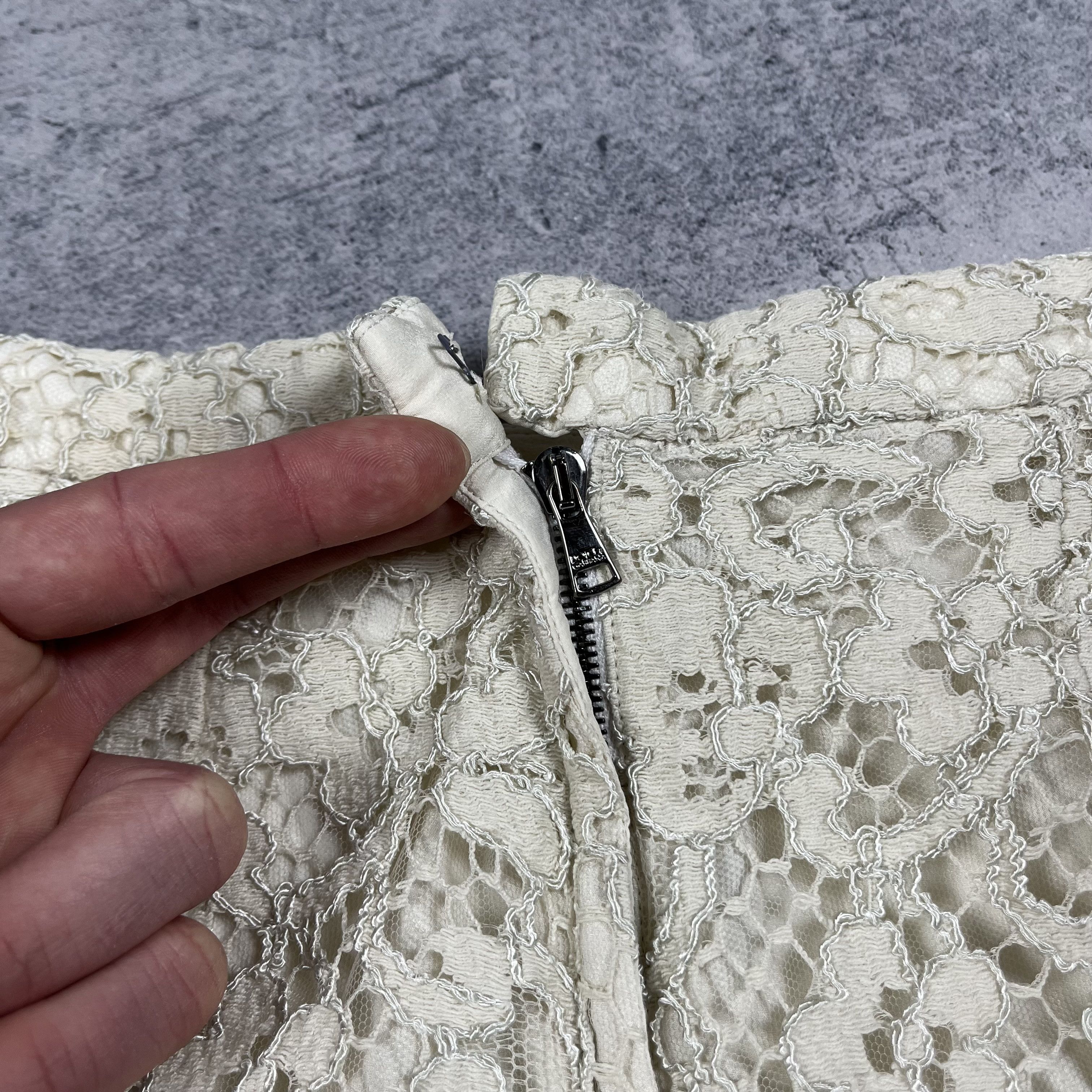 Dolce & Gabbana Vintage Dolce & Gabbana Lace Midi Skirt 2000’s Size 28" / US 6 / IT 42 - 16 Thumbnail