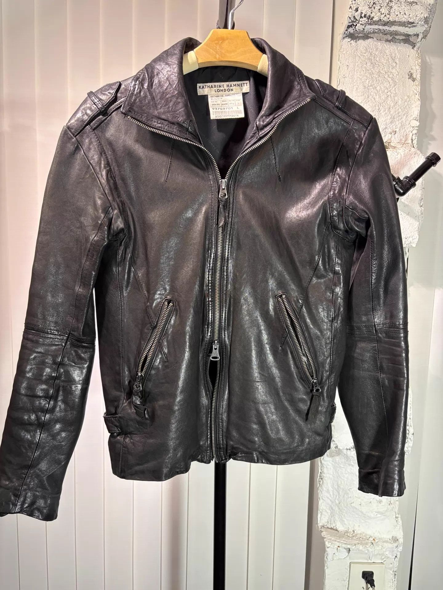Katharine Hamnett London 00s Katharine Hamnett Black Sheepskin Epaulettes Jkt L Size US L / EU 52-54 / 3 - 2 Thumbnail