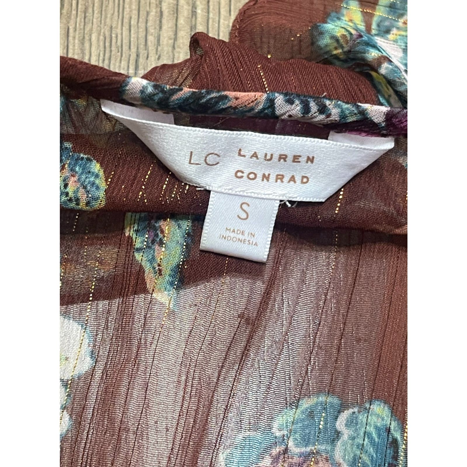 Vintage LC Lauren Conrad Shirt Womens Small Brown Floral V-Neck Ruffle Long Sleeve T-Shirt Size S / US 4 / IT 40 - 7 Thumbnail