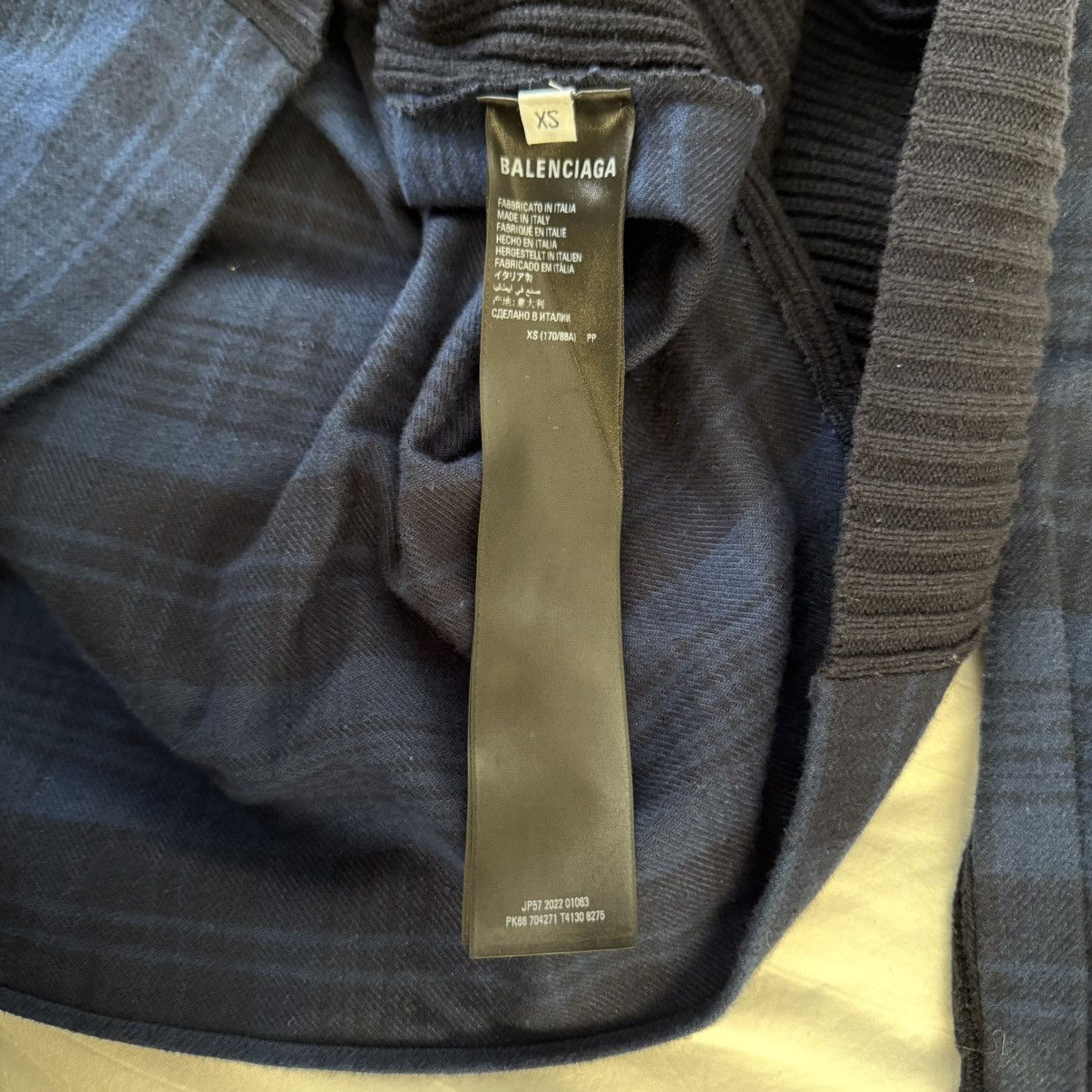 Balenciaga Balenciaga Hybrid V-Neck Shirt Size US XS / EU 42 / 0 - 4 Thumbnail