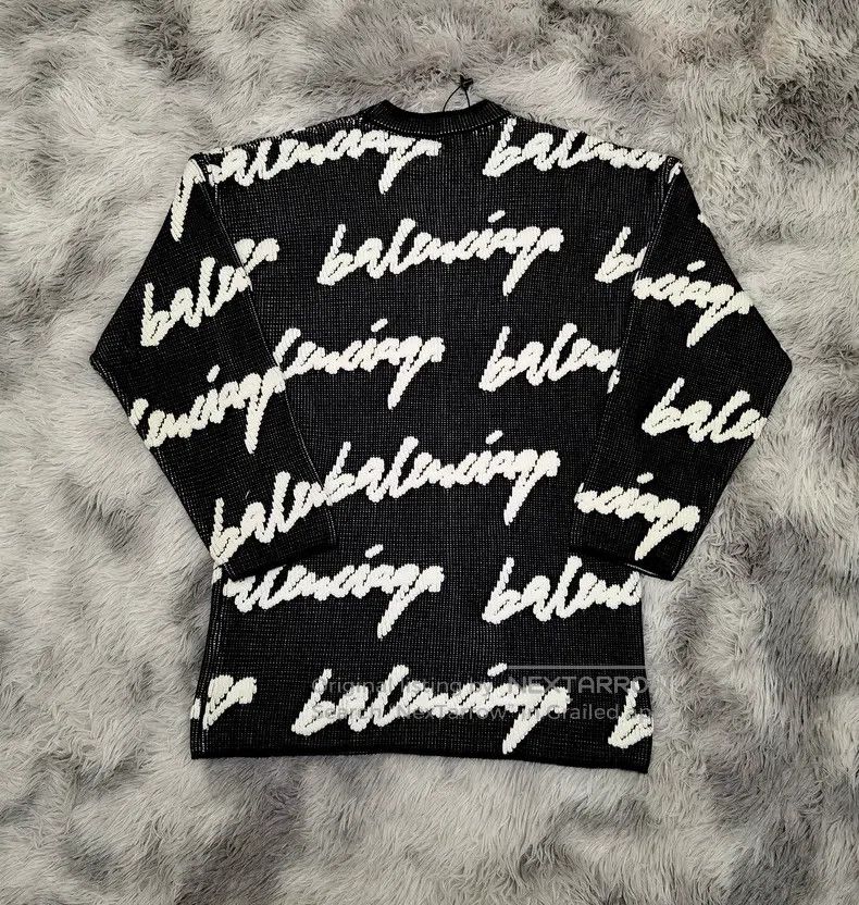Balenciaga Balenciaga Graffiti script logo crewneck sweater Size US S / EU 44-46 / 1 - 6 Thumbnail