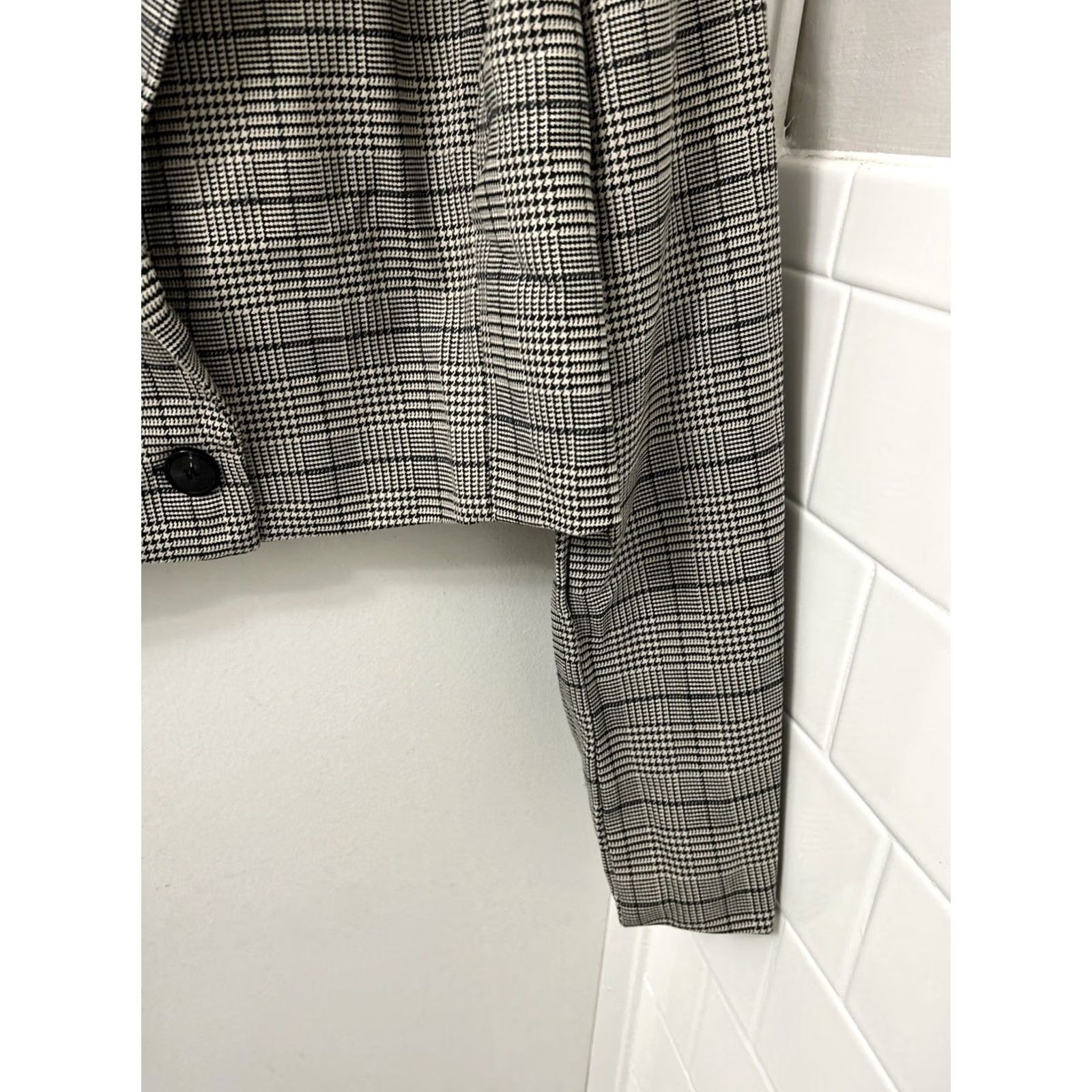 Fashion Nova VINTAGE? No — Fashion Nova Blazer Jacket Womens 2X Gray Plaid Houndstooth Cropped Notch Lapel Window 0 Size XXL / US 16-18 / IT 52-54 - 7 Thumbnail
