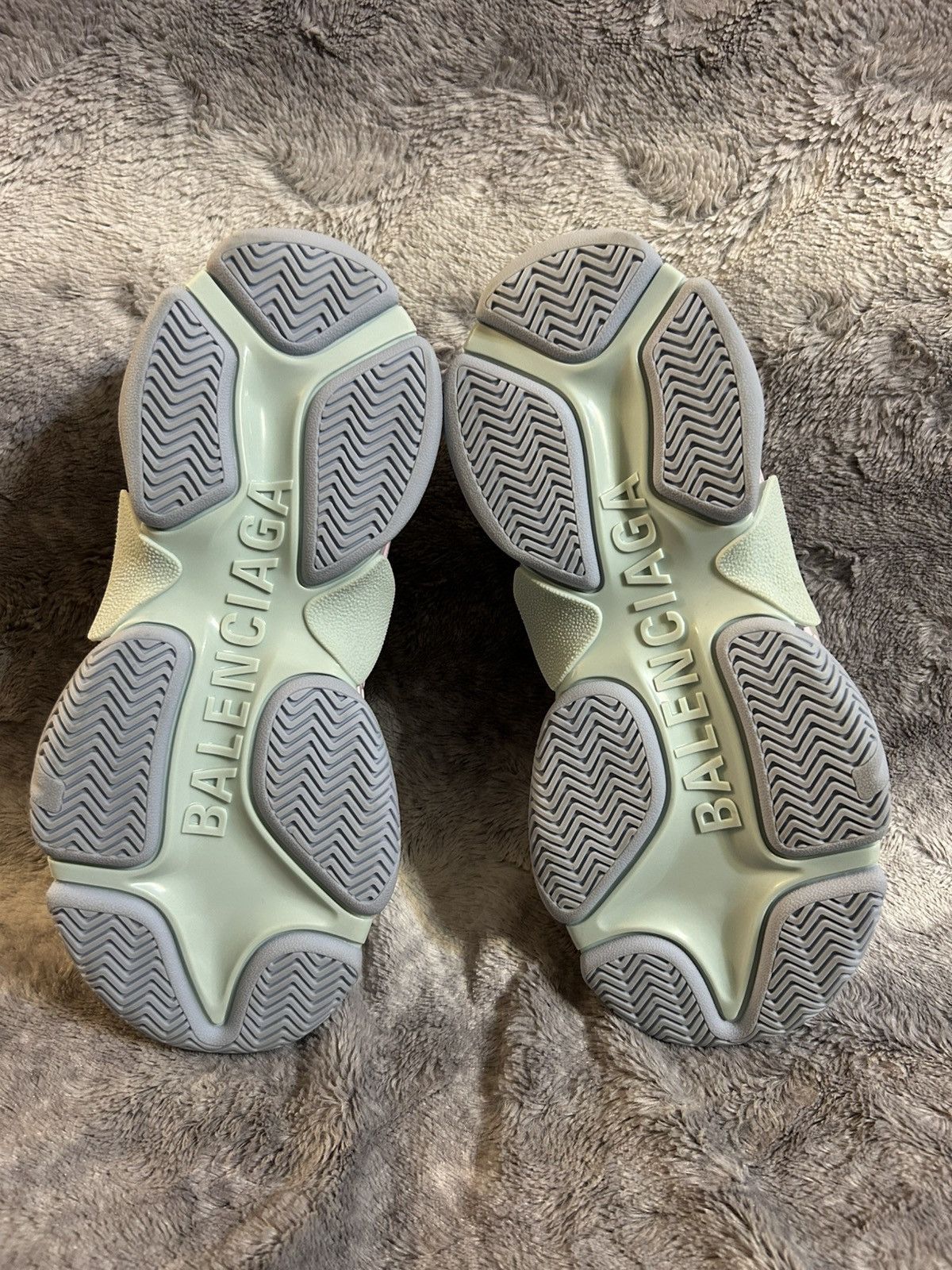 Balenciaga Balenciaga Women’s Triple S Sneaker Pastel Size 9 Pads Size US 9 / IT 39 - 7 Thumbnail