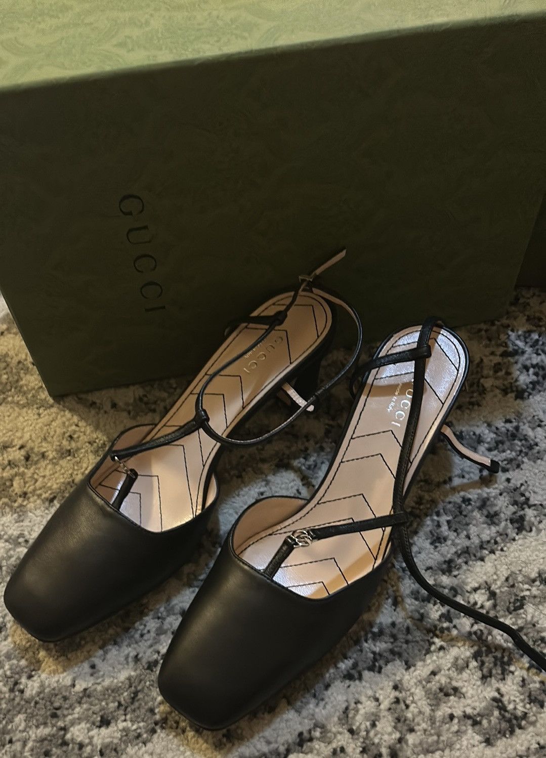 Gucci Gucci Double G T-Bar Leather Pumps size 38.5 Size US 8.5 / IT 38.5 - 7 Thumbnail