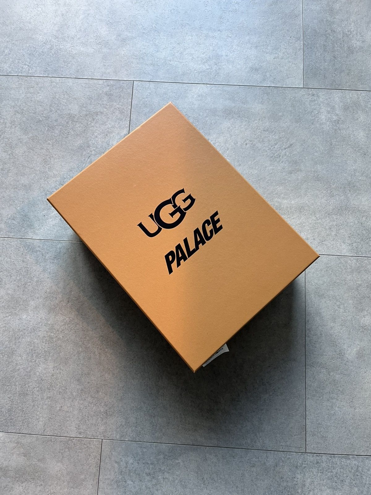 Palace × Ugg Palace X Ugg x Looney Tunes Size US 9 / EU 42 - 3 Thumbnail
