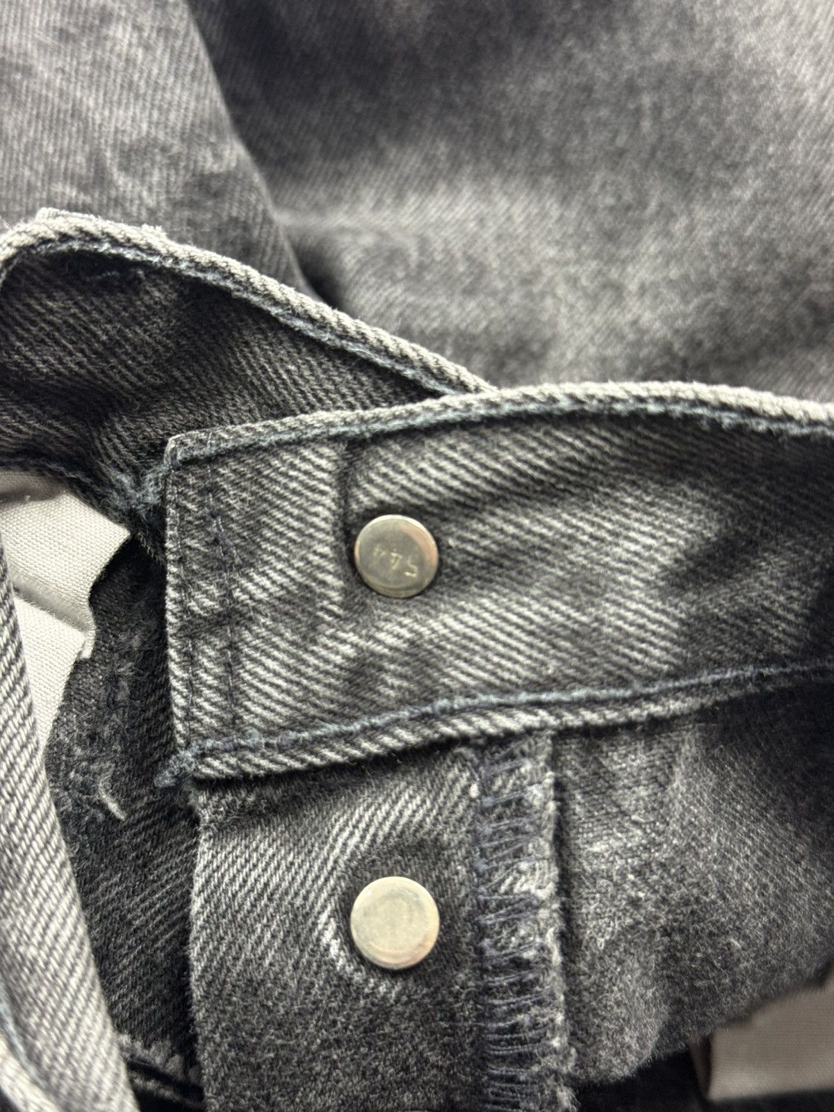 Levi's 1990’s Vintage Levi’s 17501-0660 Washed Gray Women’s Jeans Size 28" / US 6 / IT 42 - 16 Thumbnail