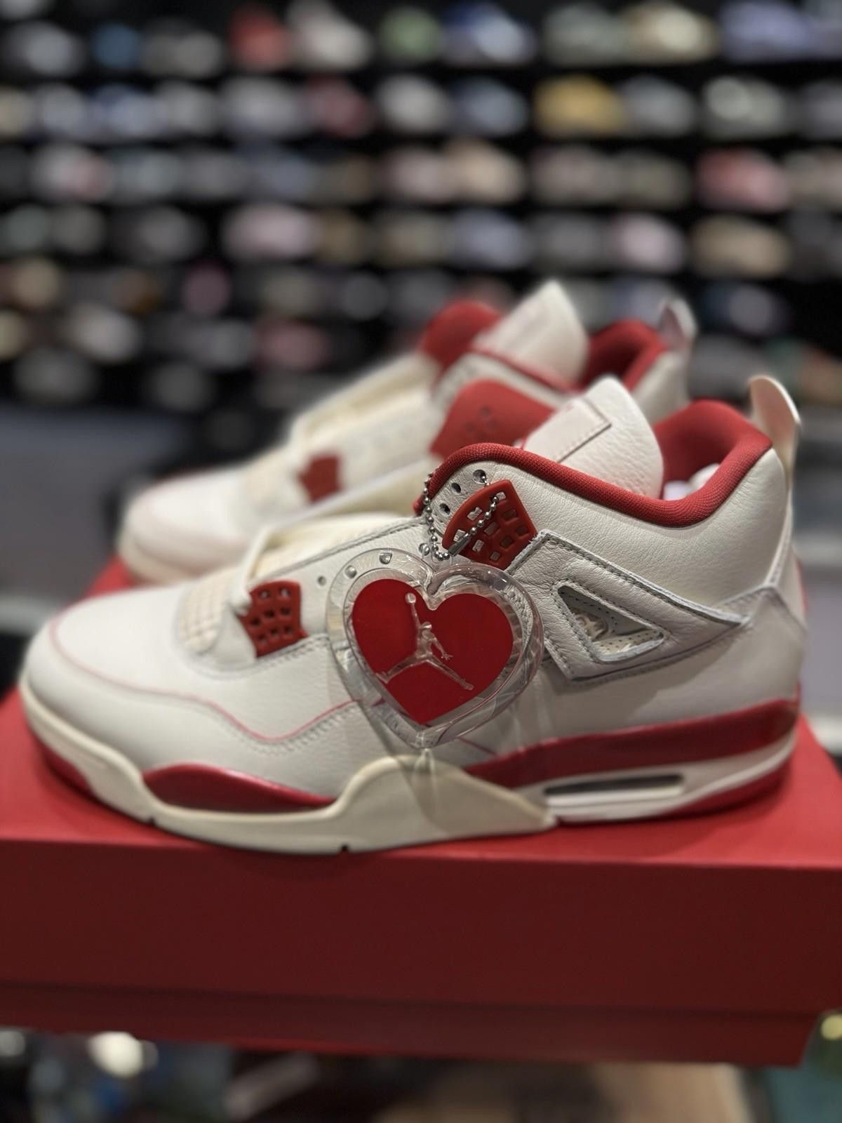 Jordan Brand Nike Air Jordan 4 Retro Valentines Day Size 13.5W / 12M Size US 12 / IT 42 - 5 Thumbnail