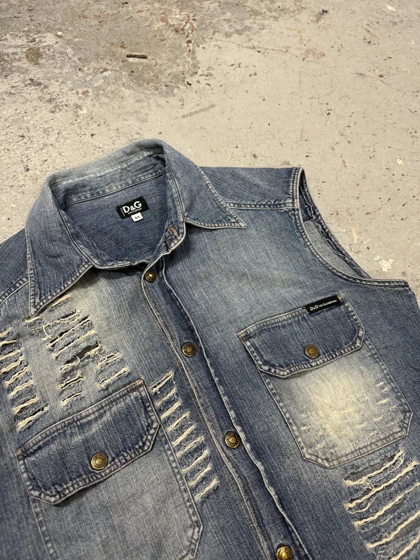 Designer × Dolce & Gabbana × Vintage 2000s Dolce & Gabbana Distressed Blue Denim Vest Size XS / US 0-2 / IT 36-38 - 7 Thumbnail