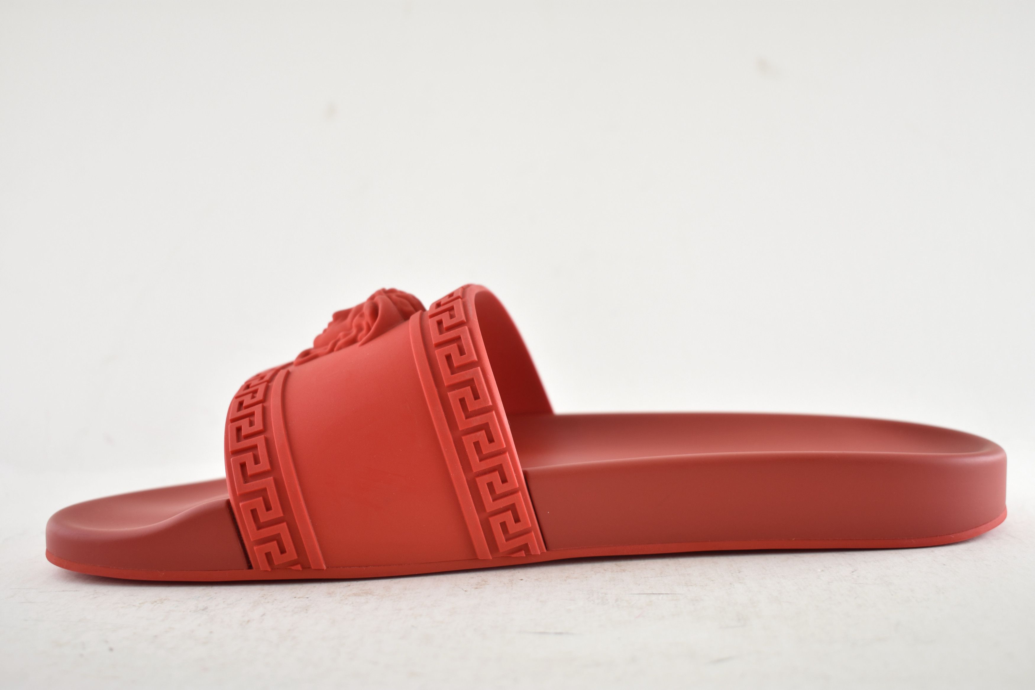 Versace Medusa Rubber Logo Slide Pool Sandal Flip Flop Flat 44 11 Size US 11 / EU 44 - 11 Thumbnail