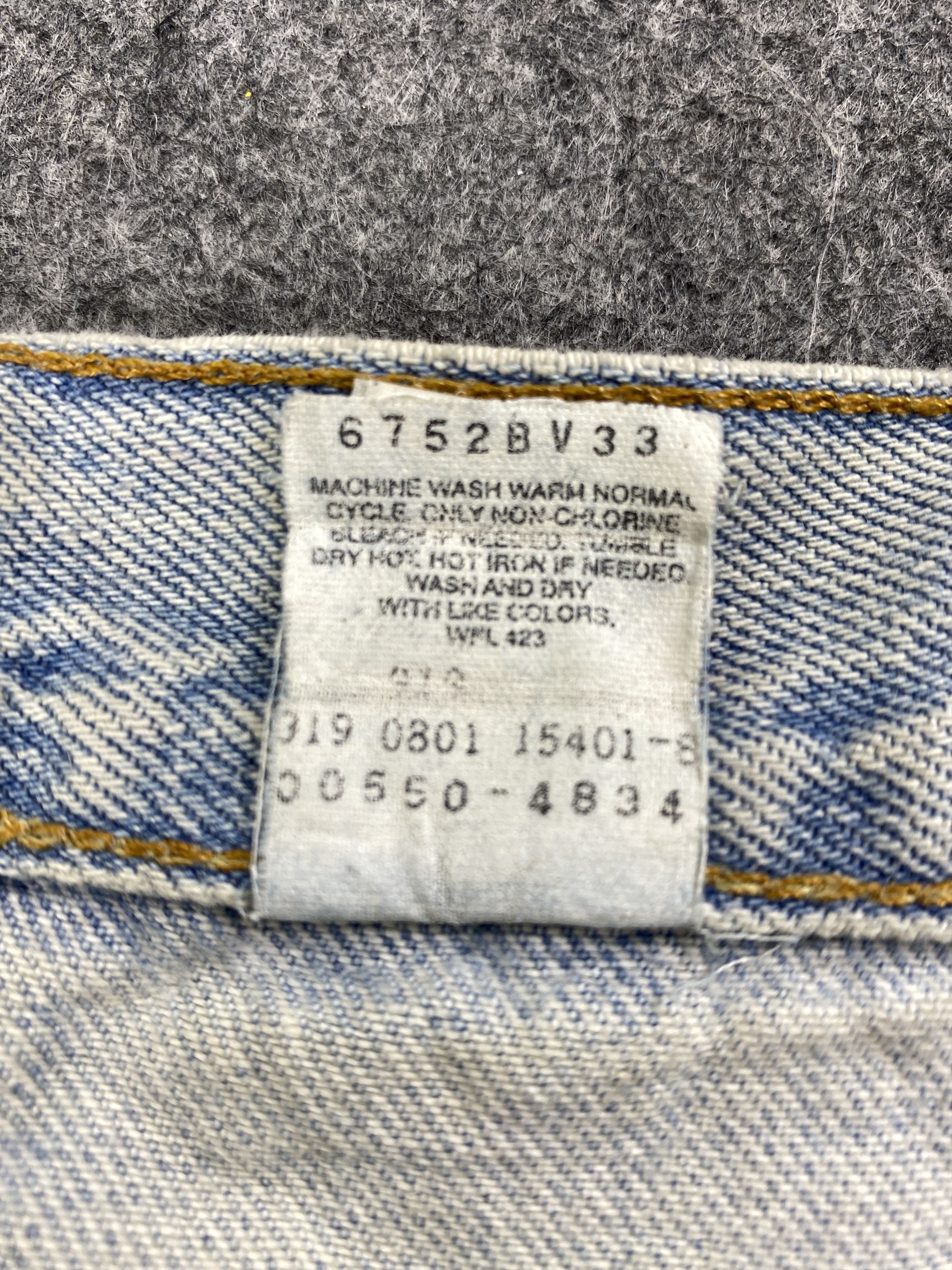 Levi's Light Blue Wash Vintage Levi's 550 35x29.5 Denim -SJ094 Size US 35 - 9 Thumbnail