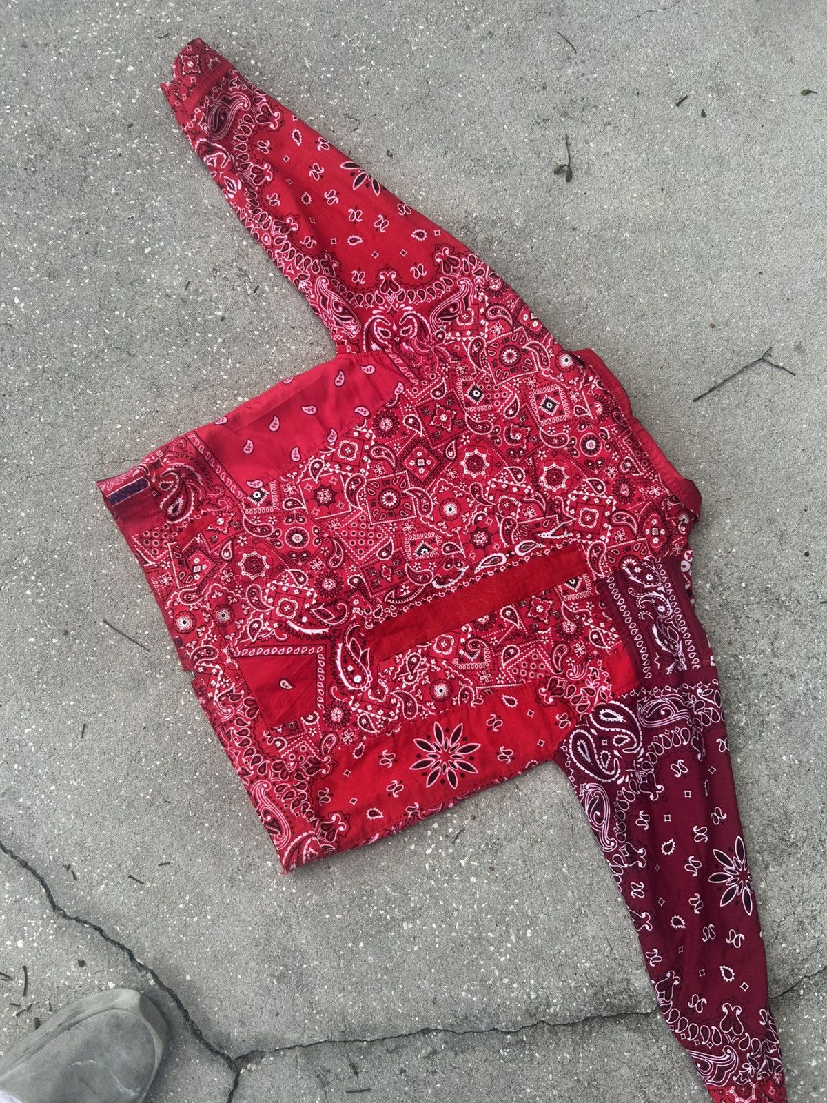 Other 1/1 Your World patchwork red paisley bandana denim jacket Size US M / EU 48-50 / 2 - 4 Thumbnail