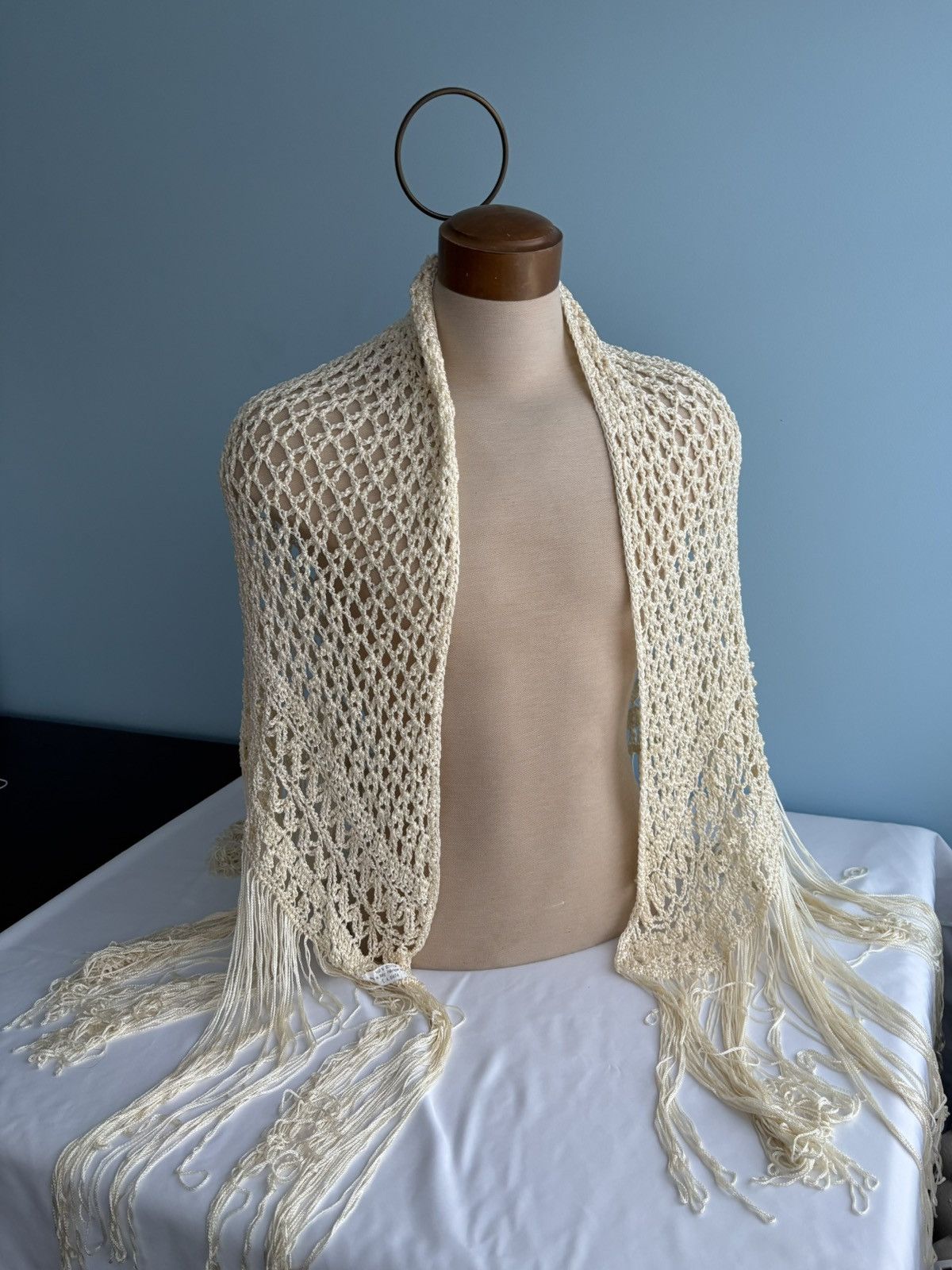 Vintage Vintage Knit Scarf 1970s Loose Triangle Fringe Made in Italy Size ONE SIZE - 4 Thumbnail