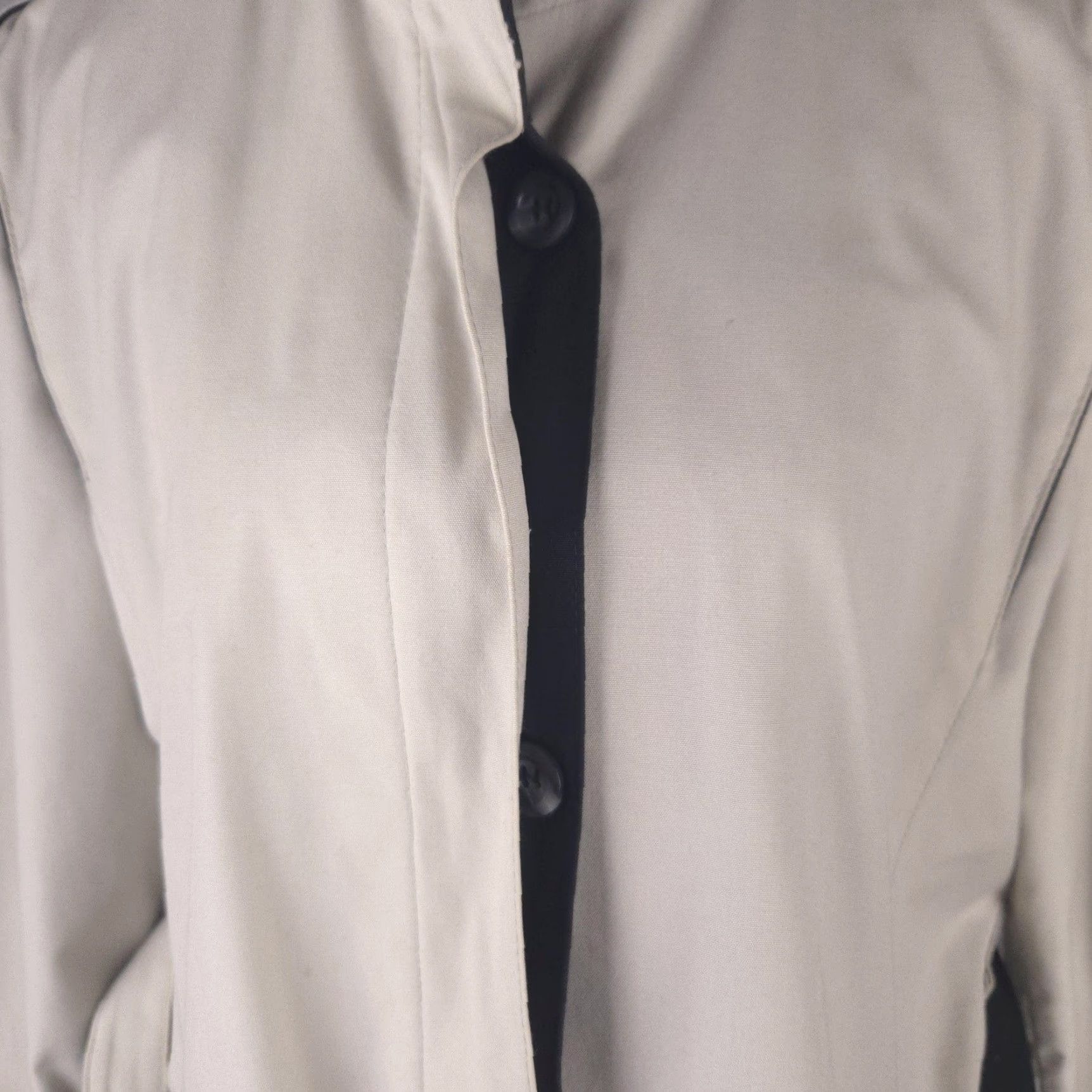 VINTAGE Trench Coat Womens Beige S M Belted Epaulet Raincoat Timeless Single Breasted Civilian Style Coat Womens
