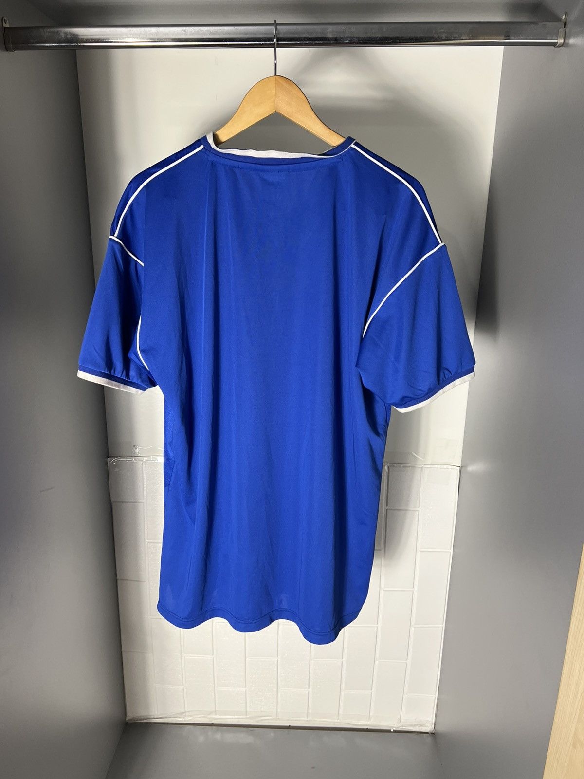 Vintage VERY RARR EVERTON ENGLAND RETRO SOCCER JERSEY BLOKE Y2K 90s Size US XL / EU 56 / 4 - 6 Thumbnail