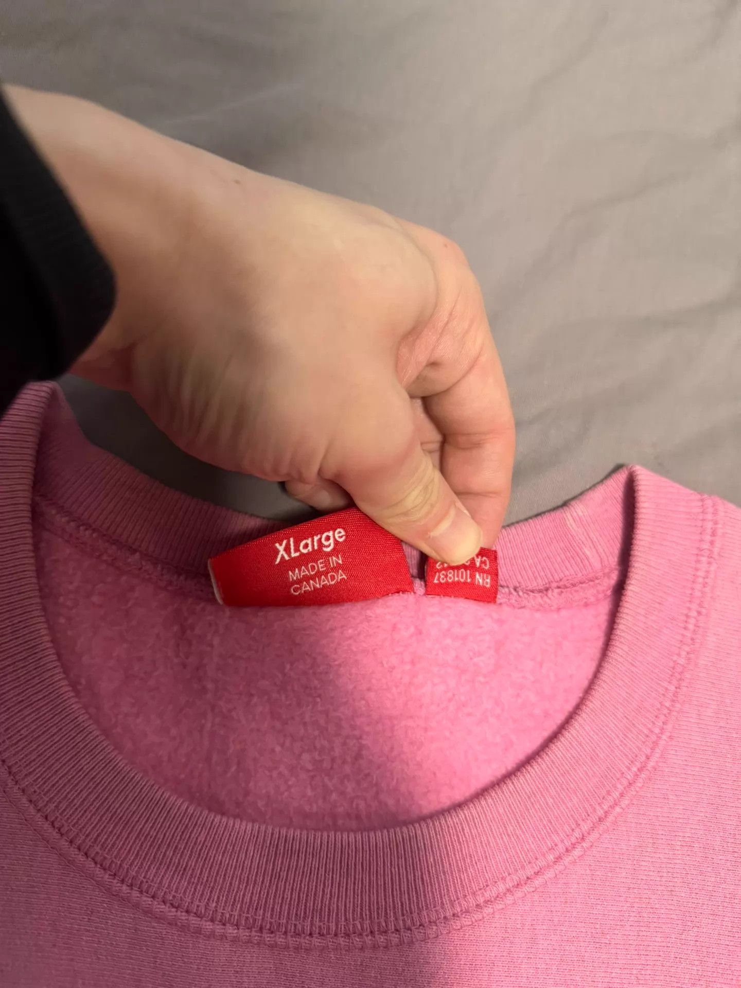 Supreme Supreme FW15 Box Pink Crewneck XL Size US XL / EU 56 / 4 - 4 Thumbnail
