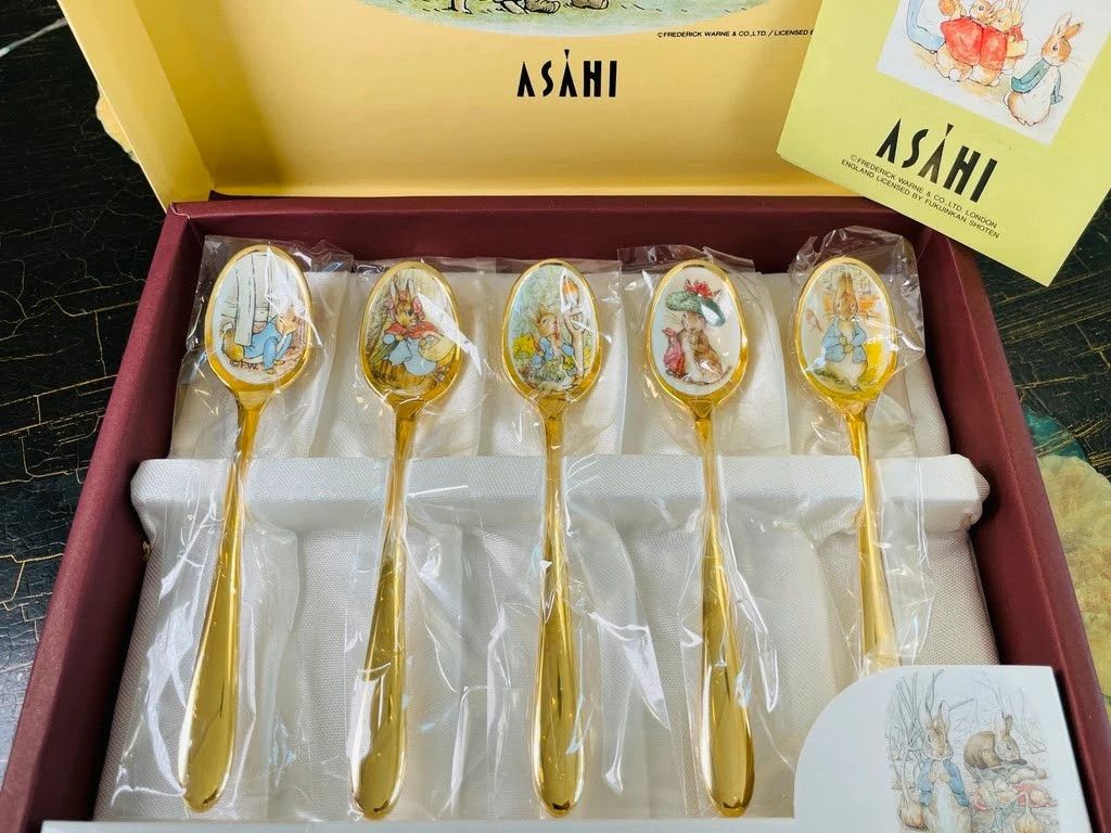 Other Vintage Peter Rabbit Asahi Gold Tone Collector Spoon Set Size ONE SIZE - 1 Thumbnail