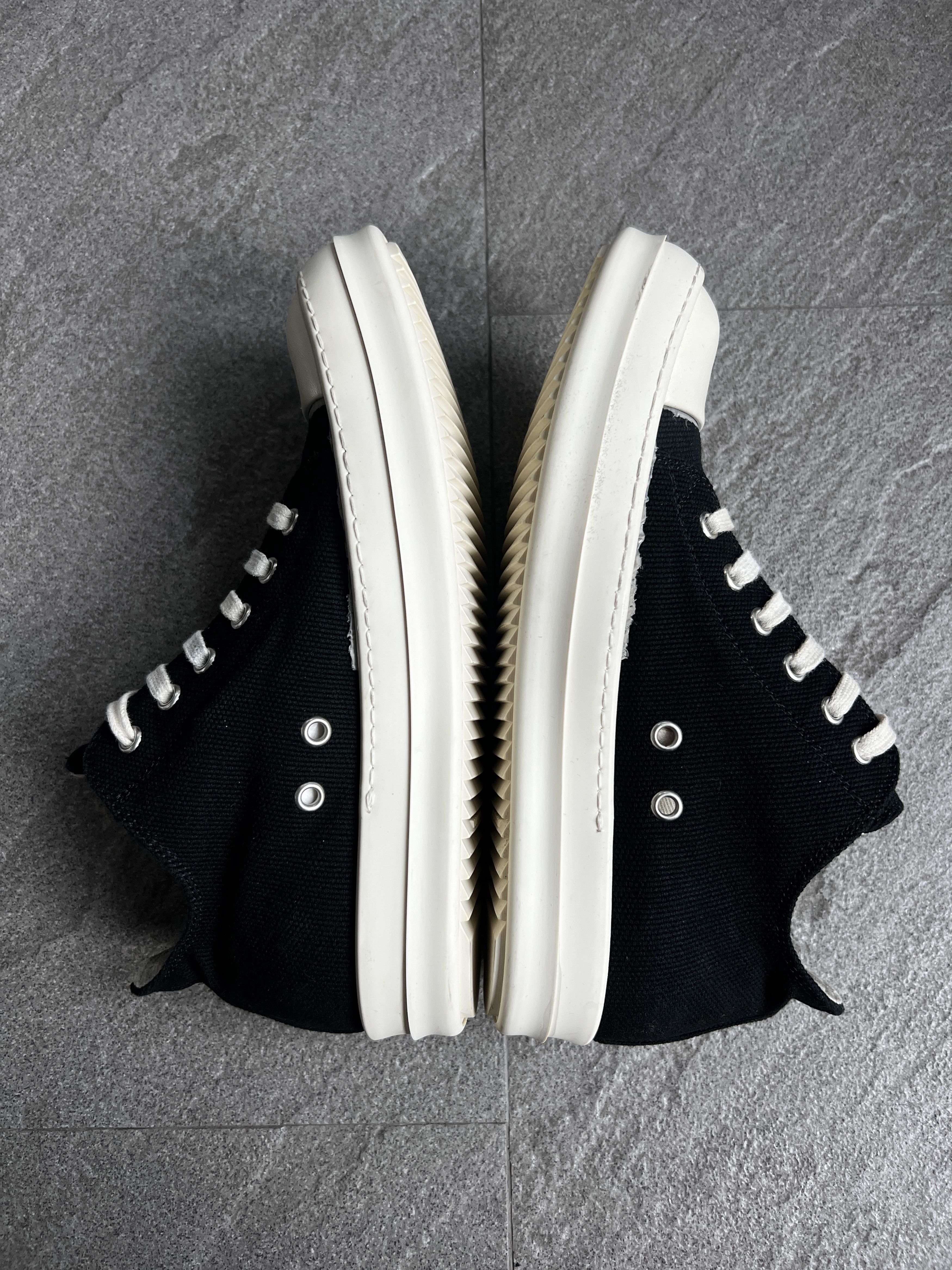 Rick Owens Drkshdw Rick Owens DRKSHDW Canvas Ramones Low Black EU37 Size US 5 / EU 37 - 2 Thumbnail