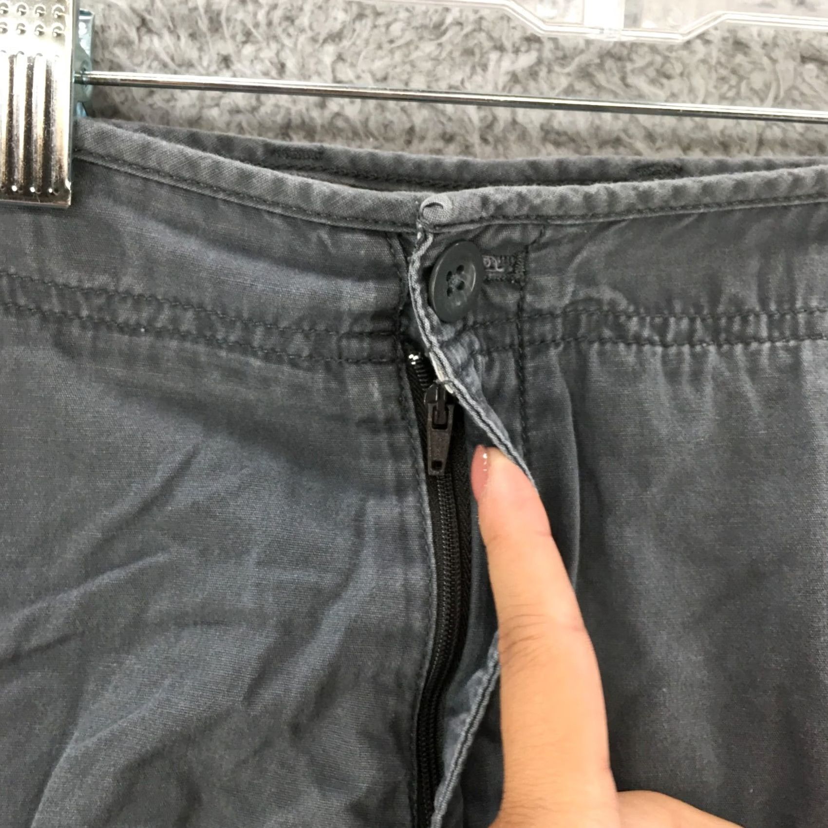 Eddie Bauer Eddie Bauer Chino Shorts Womens 16 Gray Mid Rise Zip Fly Flat Front Casual Size 38" / US 16 / IT 52 - 3 Thumbnail