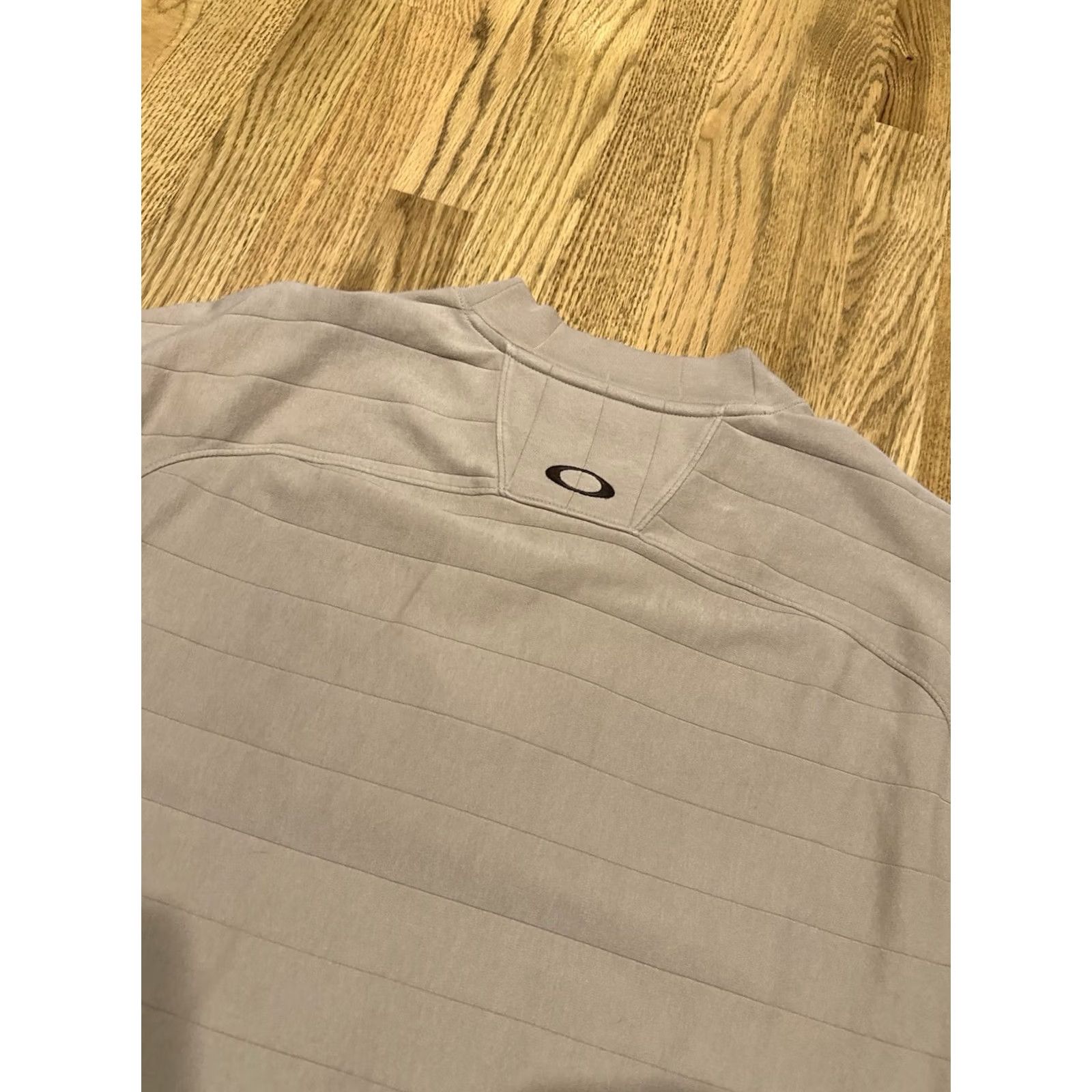 Oakley VINTAGE Oakley T-Shirt Mens L Beige Cotton Spandex Ribbed 1/4 Zip Stretch Outdoor Vtg Size US L / EU 52-54 / 3 - 4 Thumbnail
