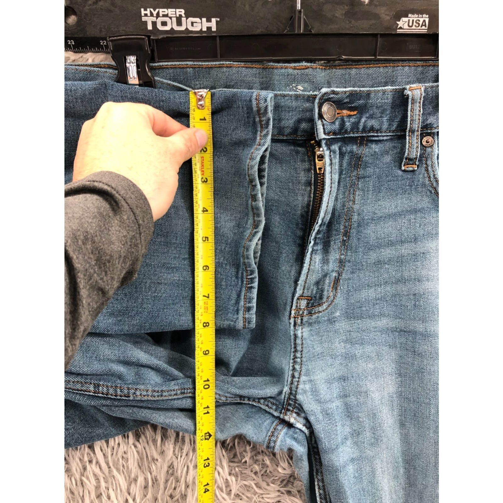 Old Navy Old Navy Straight Jeans Mens 36x34 Mid Rise Medium Wash Blue Denim 5-Pocket Regular Fit Baggy Style Logo Jeans Mens Blue Straight 36 34 Size US 36 / EU 52 - 5 Thumbnail