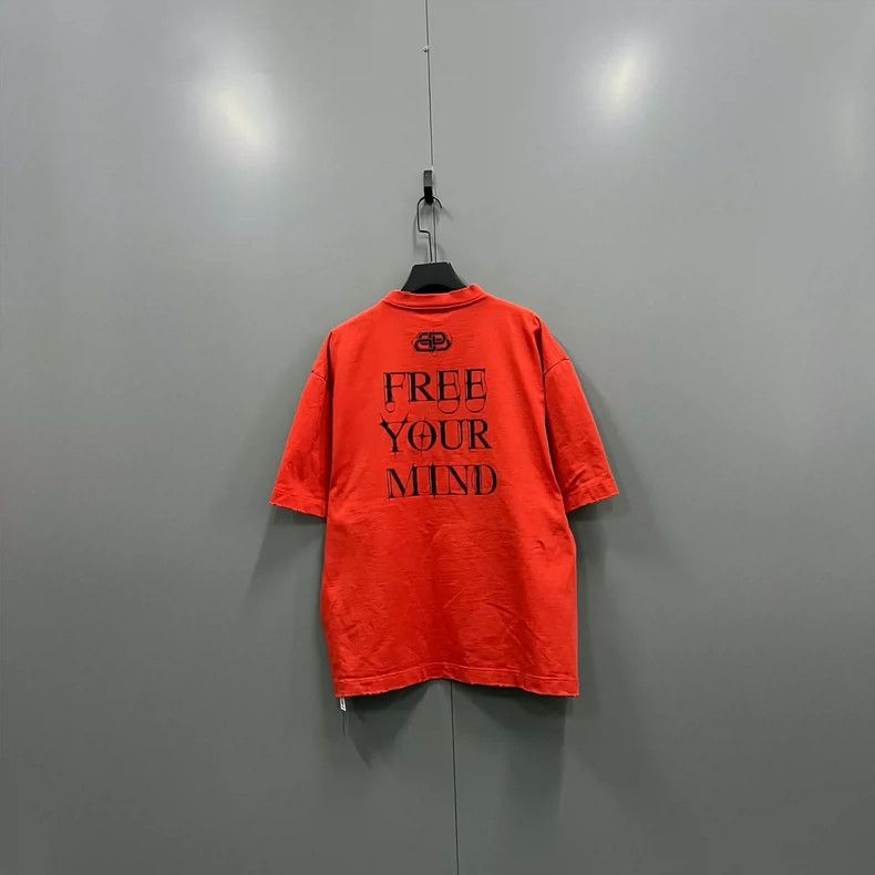 Balenciaga Balenciaga Red Gothic Style Logo Short Sleeve Size US L / EU 52-54 / 3 - 2 Thumbnail