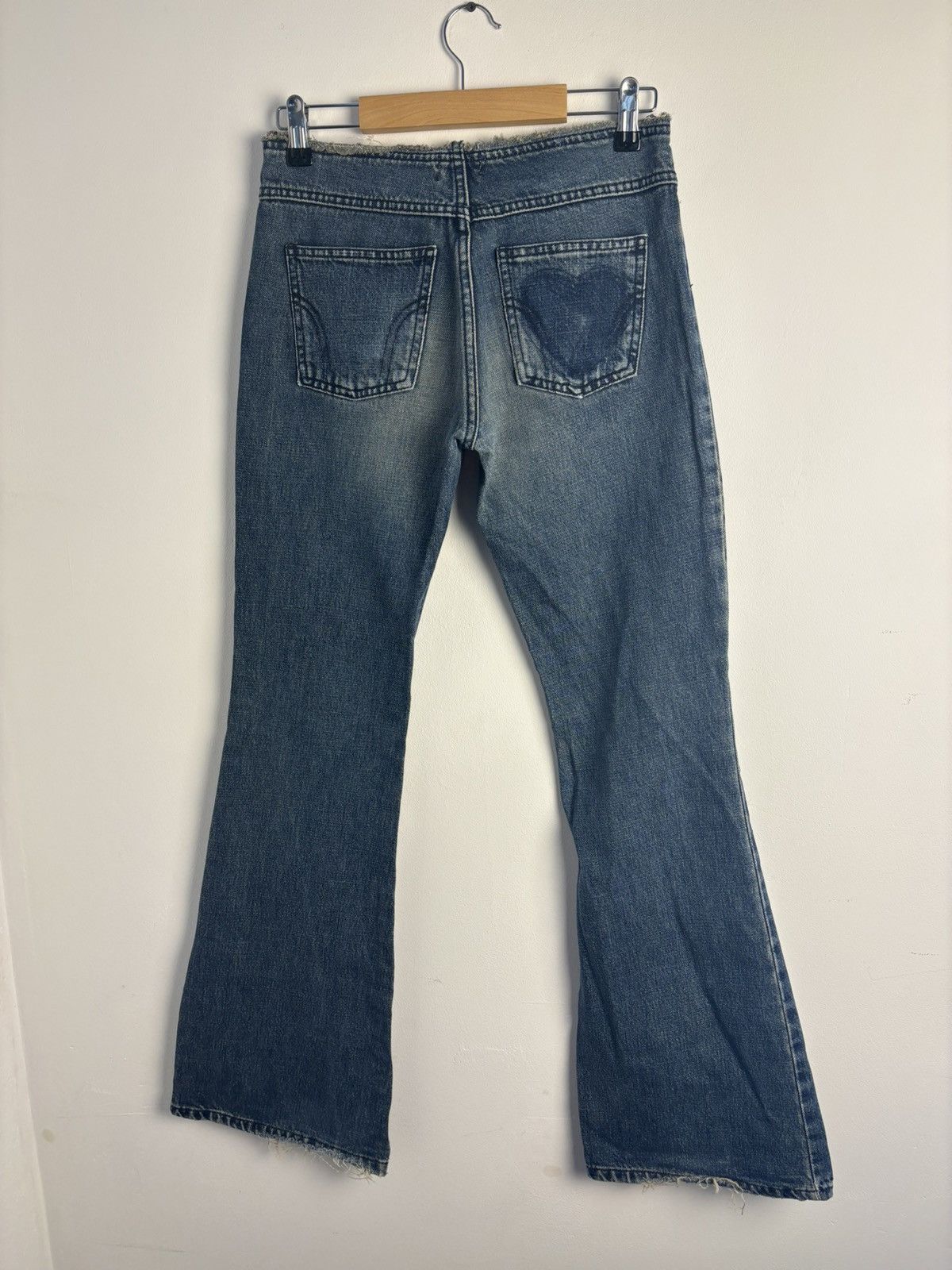 Japanese Brand Vintage Y2K Lowrise Flare Washed Jeans Size 28" / US 6 / IT 42 - 2 Thumbnail