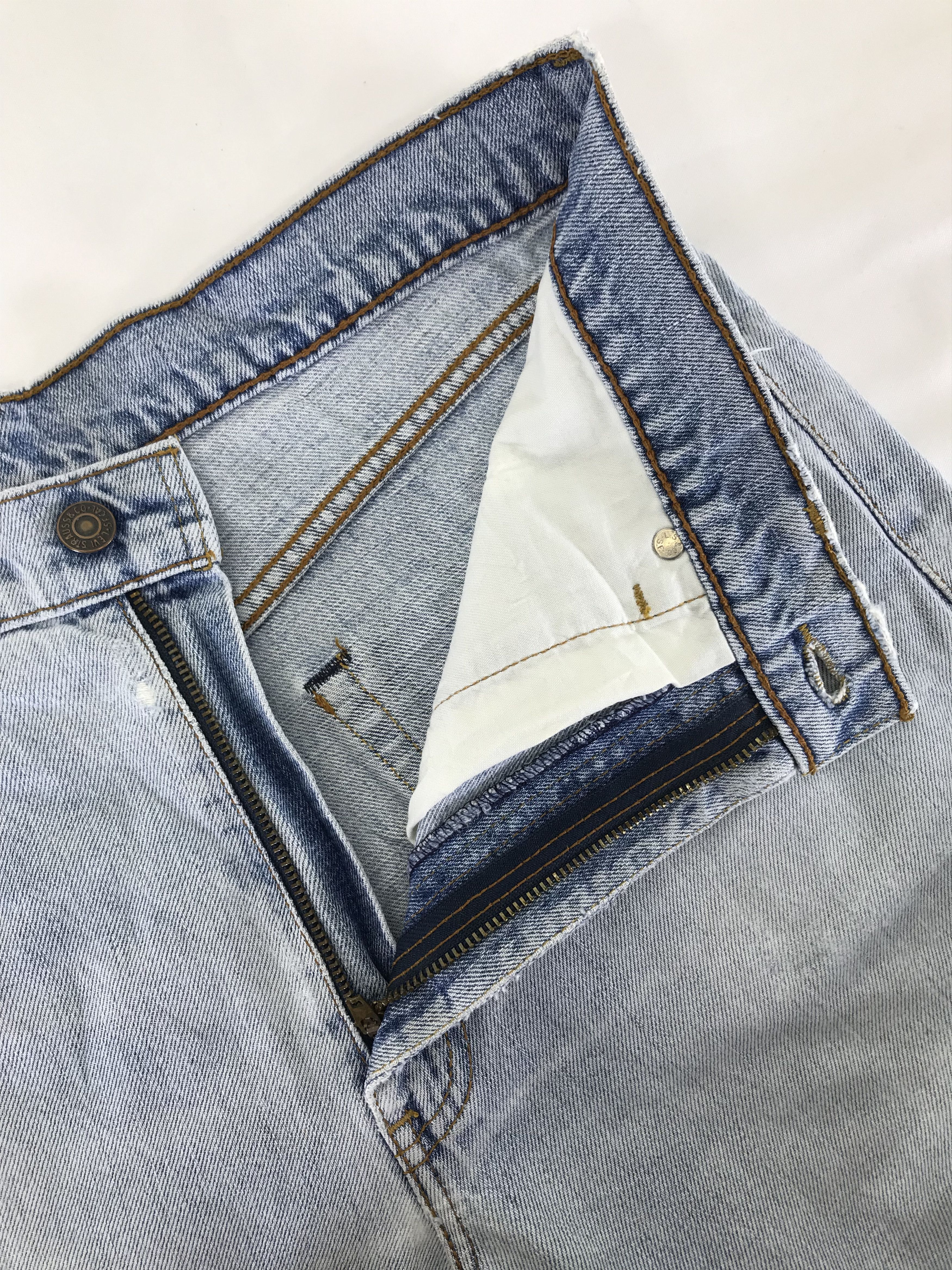 Levi's Vintage Levi's 509 Distressed Jeans Size US 31 - 9 Thumbnail