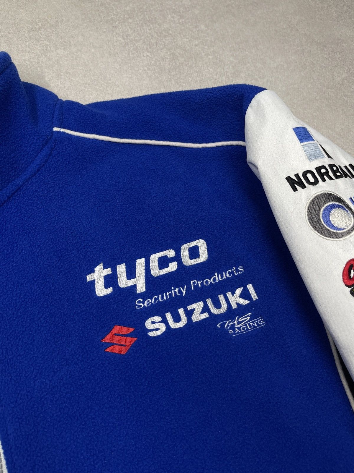 Formula 1 Suzuki Tyco TAS Racing Team Fleece Jacket GSX-R Castrol Size US L / EU 52-54 / 3 - 8 Thumbnail