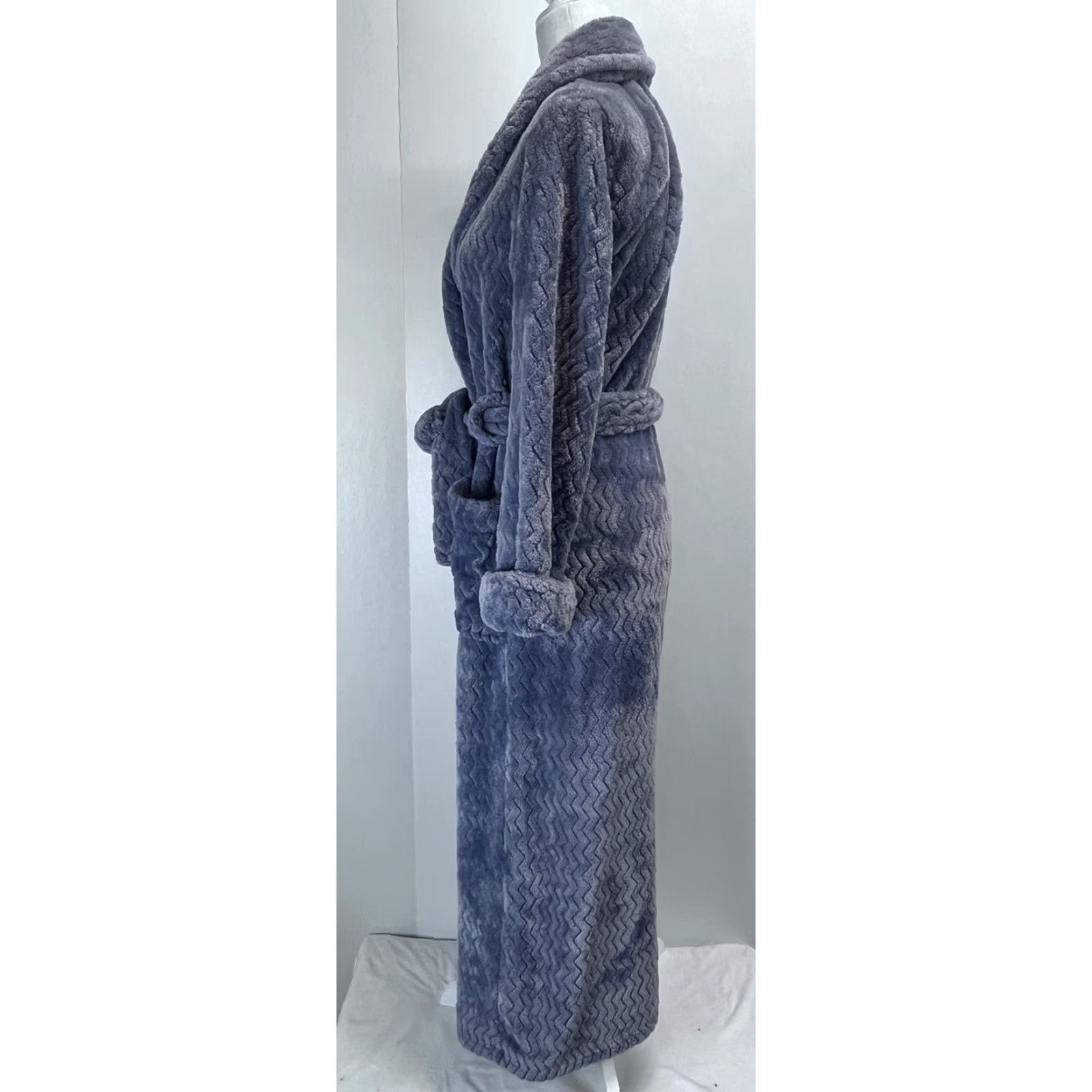 Vintage Natori Women's Long Fleece Robe with Belt and Pockets, Grey/Purple, Cozy, Regular Size Size ONE SIZE - 2 Thumbnail