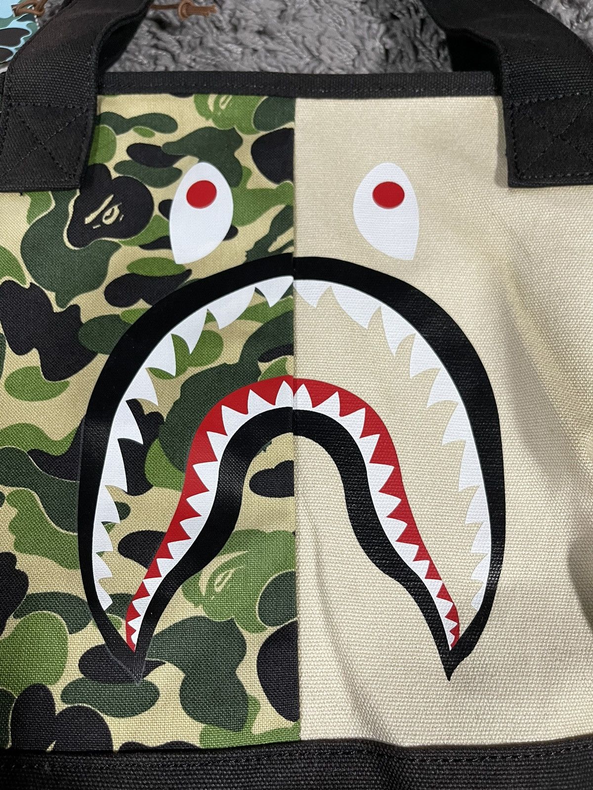 Bape BAPE Half ABC Camo Shark Face Tote Bag Green Ivory Size ONE SIZE - 2 Thumbnail