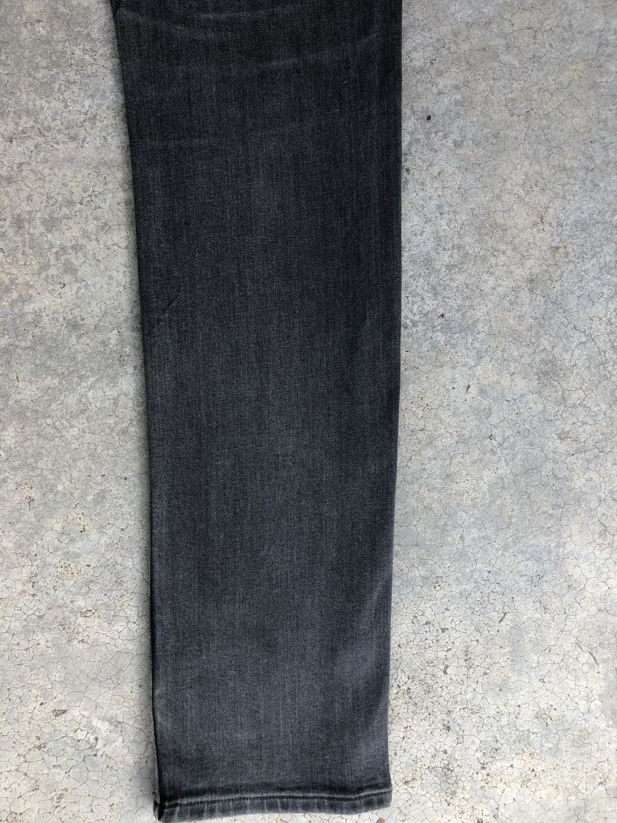 Jun Takahashi Undercover x Uniqlo Distressed Skinny Jeans Size US 31 - 12 Thumbnail