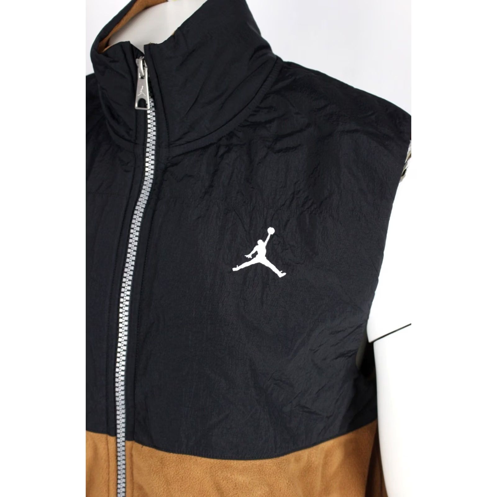 Nike Nike Jordan Essentials Men's Winter Vest Fleece S Small Tan Black FD8628 281 Size US S / EU 44-46 / 1 - 3 Thumbnail