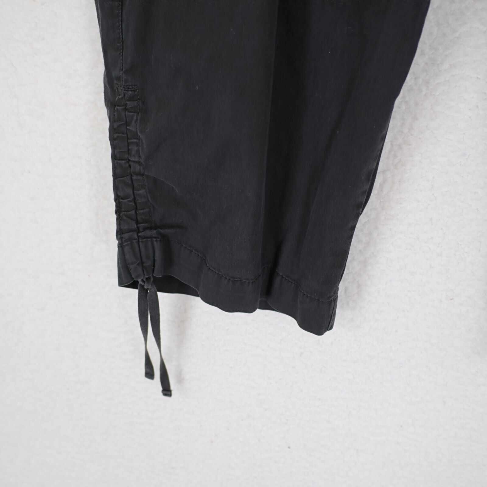 Gloria Vanderbilt Gloria Vanderbilt Black Capri Pants 20W Floral Embrodiery Hi Size 42" / US 20 - 2 Thumbnail