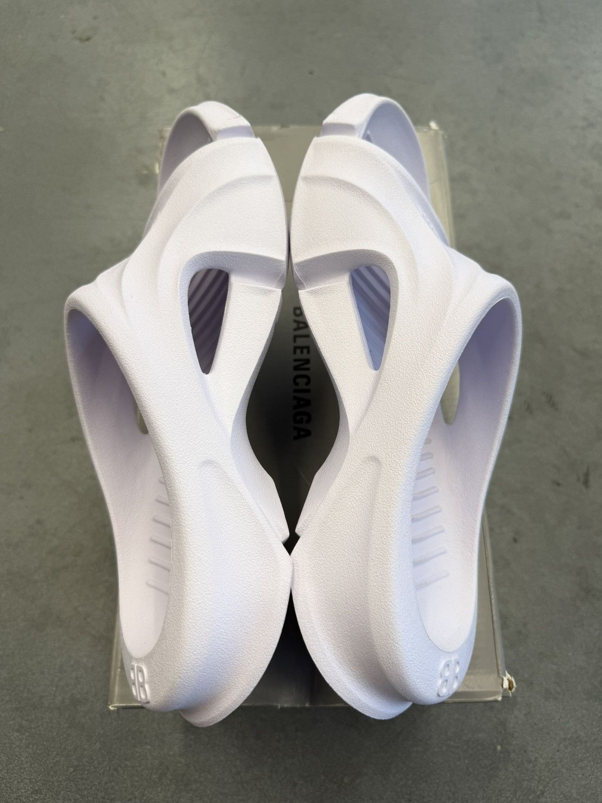 Balenciaga Balenciaga Mold Slide Sandals White Size 39 / US 9 Size US 9 / EU 42 - 5 Thumbnail
