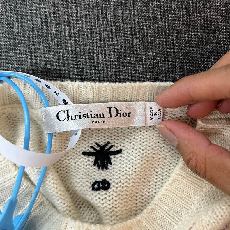 Dior Dior Milk white bee embroidered animal flower cashmere swe Size XXS / US 00 / IT 34 - 5 Thumbnail