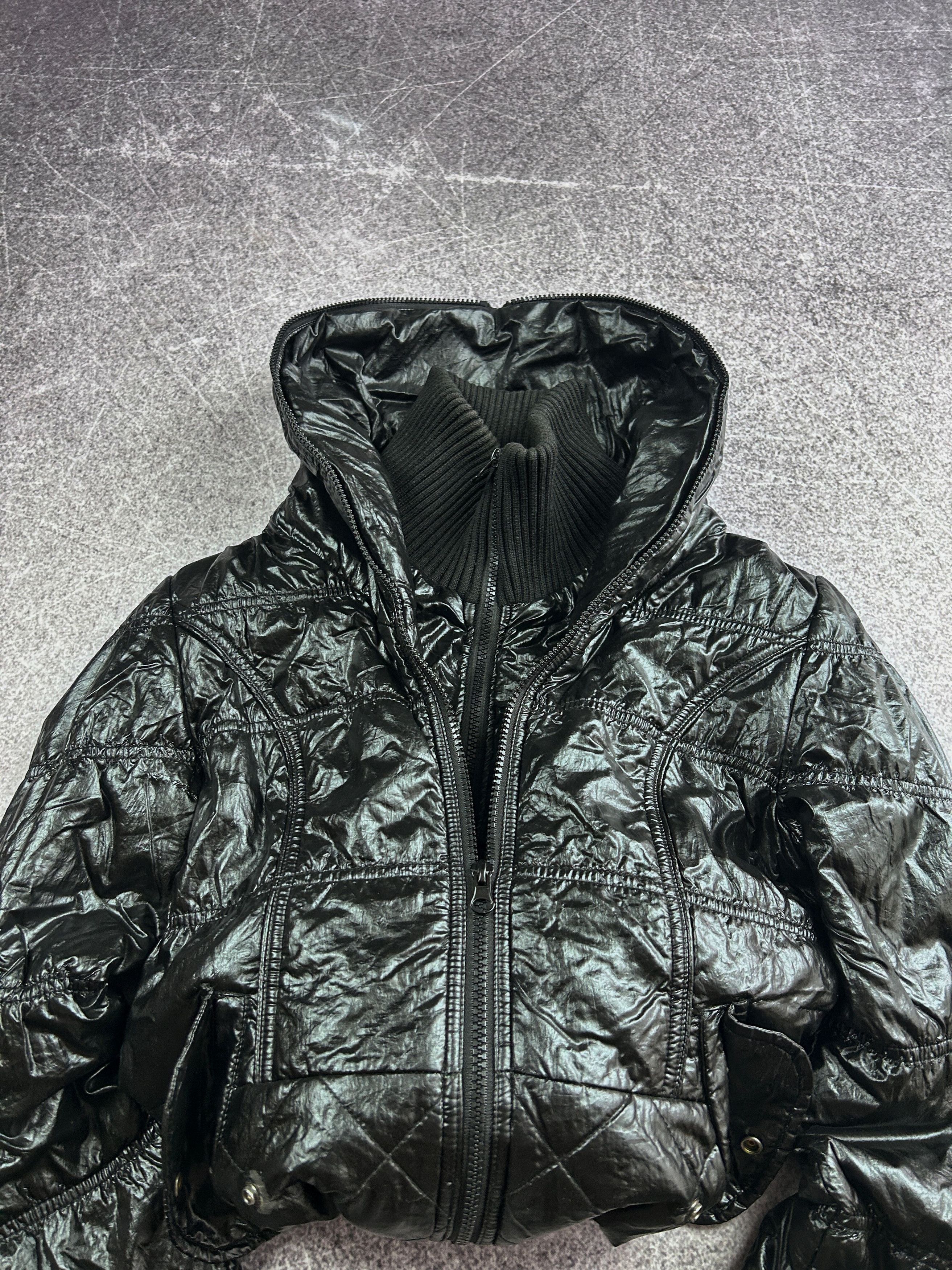 Japanese Brand Black Cropped Puffer Jacket Glossy Hooded Y2K Techwear Style Size US S / EU 44-46 / 1 - 4 Thumbnail
