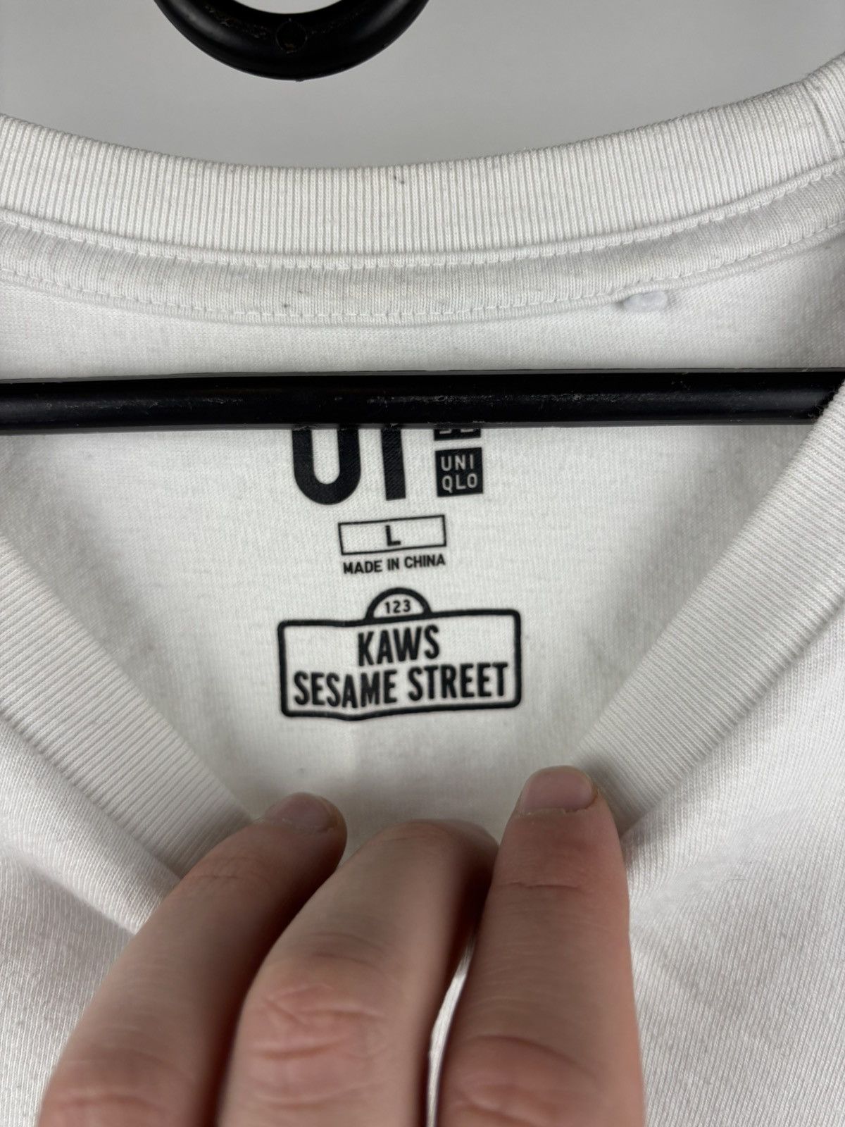 Kaws Uniqlo x Kaws Big Logo t shirt size L Size US L / EU 52-54 / 3 - 3 Thumbnail