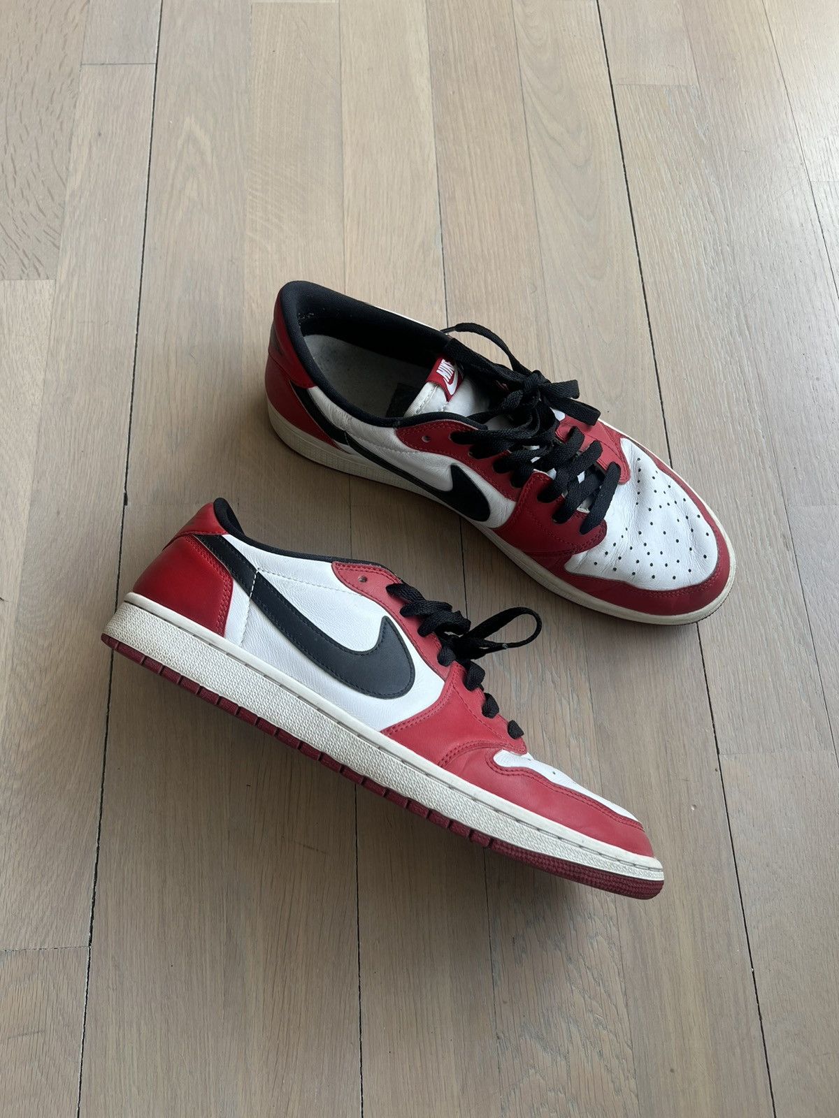 Jordan Brand × Nike Jordan 1 low «Chicago» 2016 Size US 11 / EU 44 - 3 Thumbnail