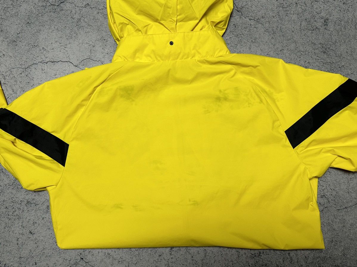Puma Puma Borussia Dortmund Football Raincell Hooded Jacket Size US S / EU 44-46 / 1 - 12 Thumbnail
