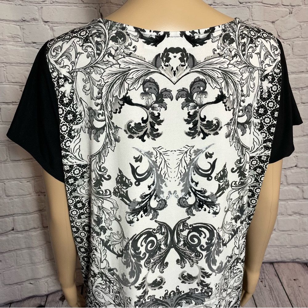 Other Susan Graver Black White Embellished Short Sleeve Top Size Size L / US 10 / IT 46 - 9 Thumbnail