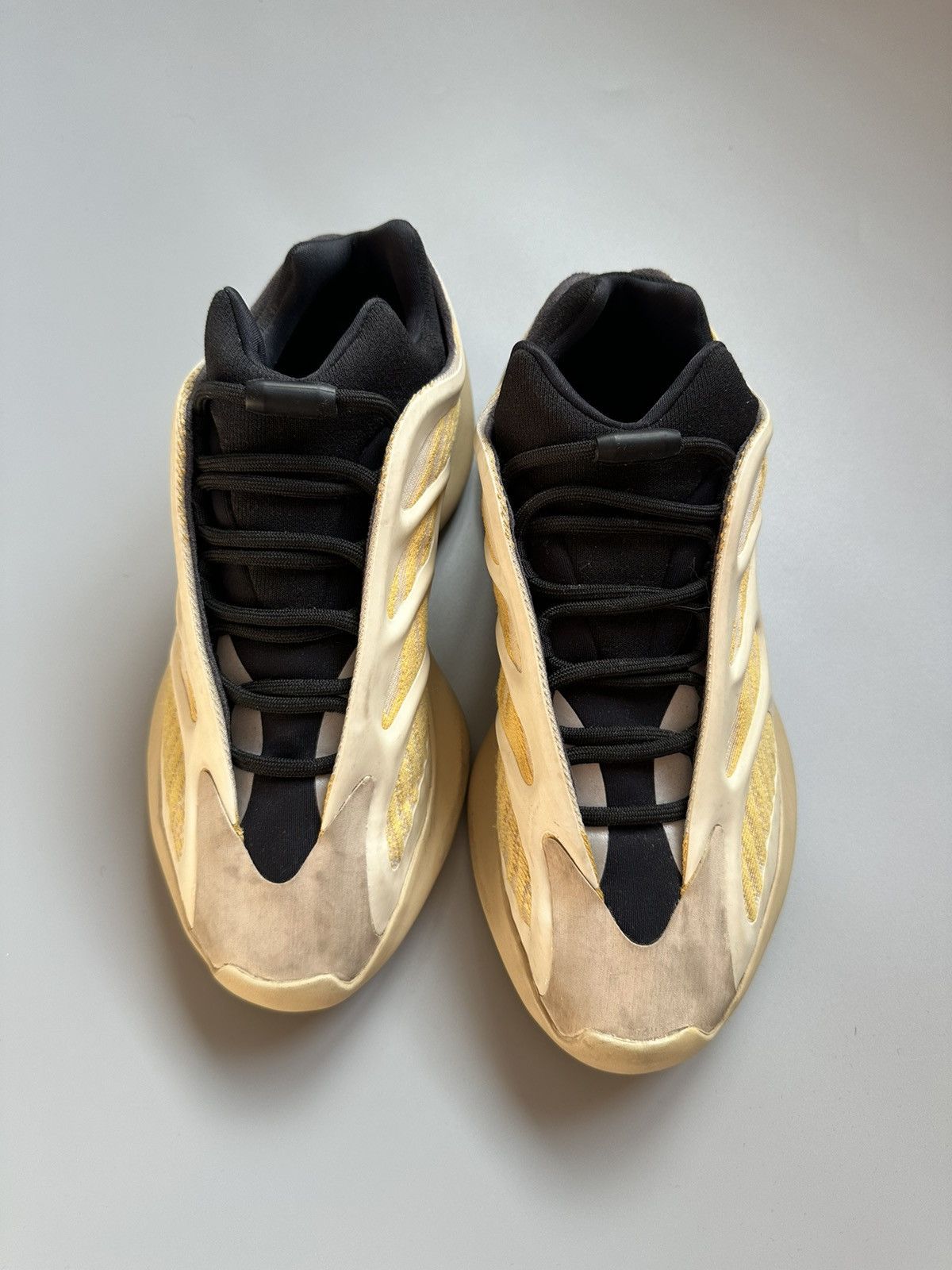 Adidas × Kanye West Adidas YEEZY 700 V3 Safflower Size 7,5 US Size US 7.5 / EU 40-41 - 5 Thumbnail