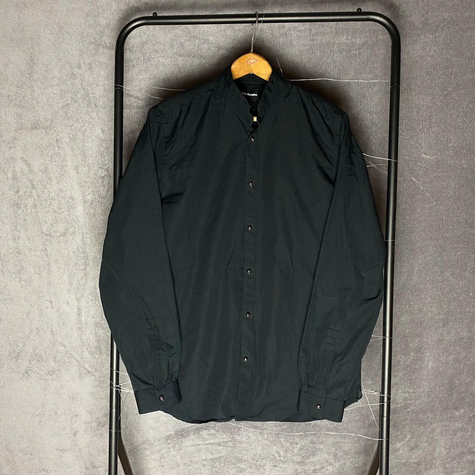 Designer × The Kooples The Kooples black with metal skulls Made in Poland Size US M / EU 48-50 / 2 - 1 Thumbnail