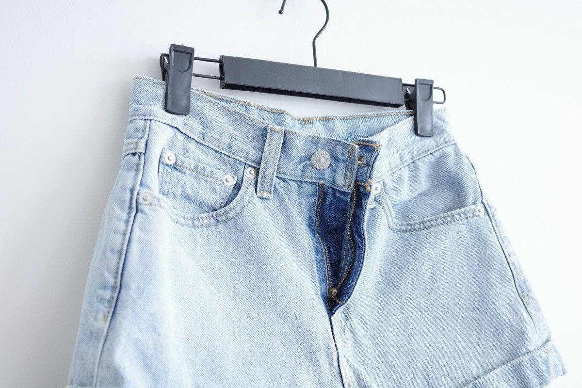 Levi's Levi's Mom Ultra High Rise Shorts Light Blue Size US 24 Size 24" / US 00 / IT 34 - 3 Thumbnail