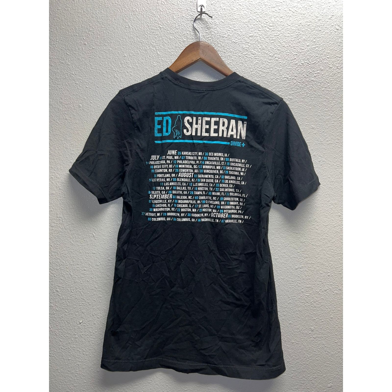 Vintage Ed Sheeran Divide Shirt Tour Concert Black Blue Tee Medium Size US M / EU 48-50 / 2 - 6 Thumbnail