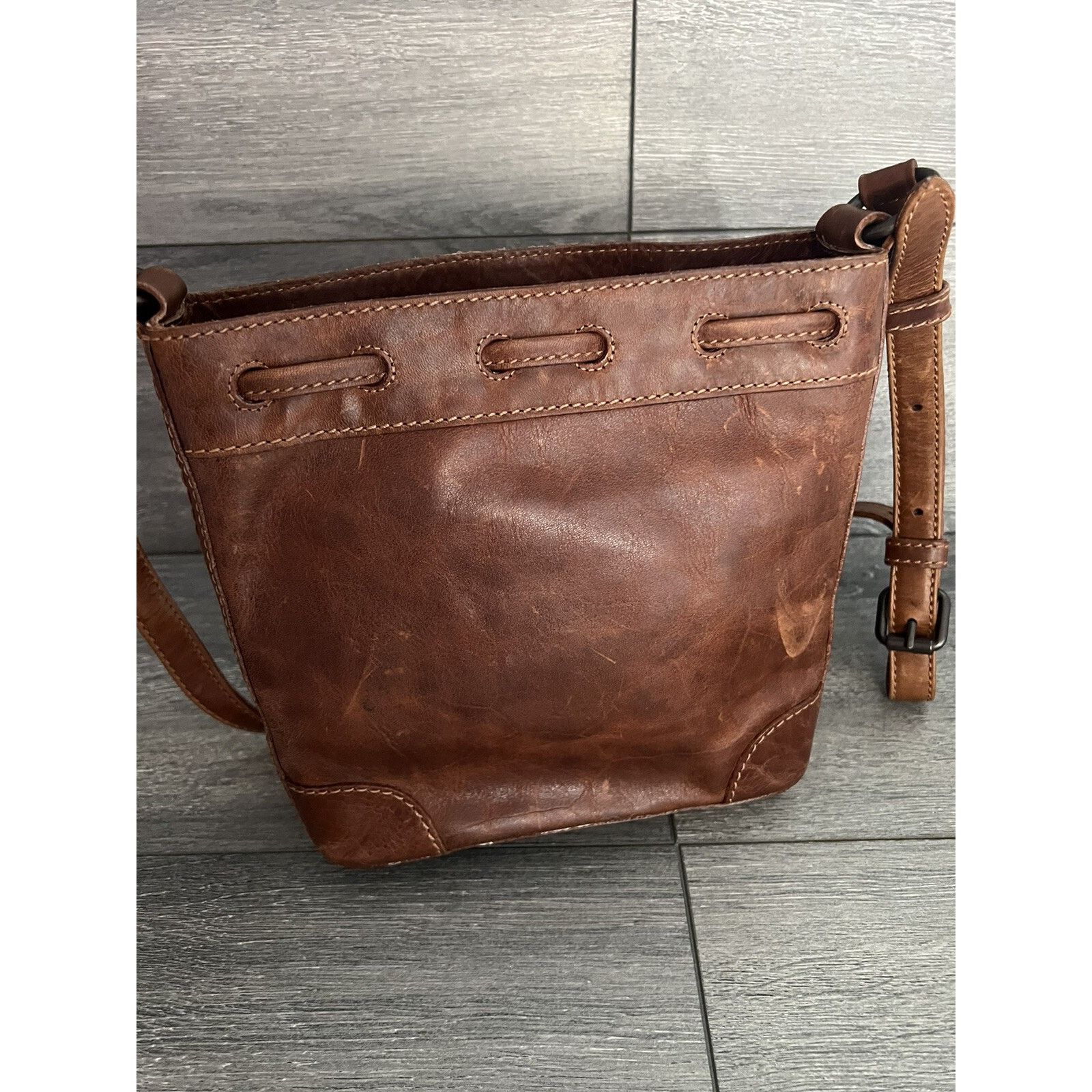 Frye Frye Leather Melissa Drawstring Bucket Bag Cognac B000498 Size ONE SIZE - 5 Thumbnail