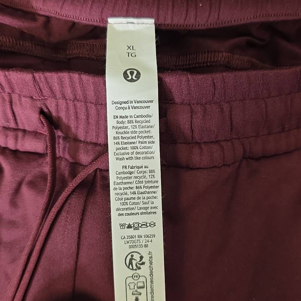 Lululemon Lululemon Women's Size XL Burgundy Shorts Size 34" / US 12 / IT 48 - 3 Thumbnail
