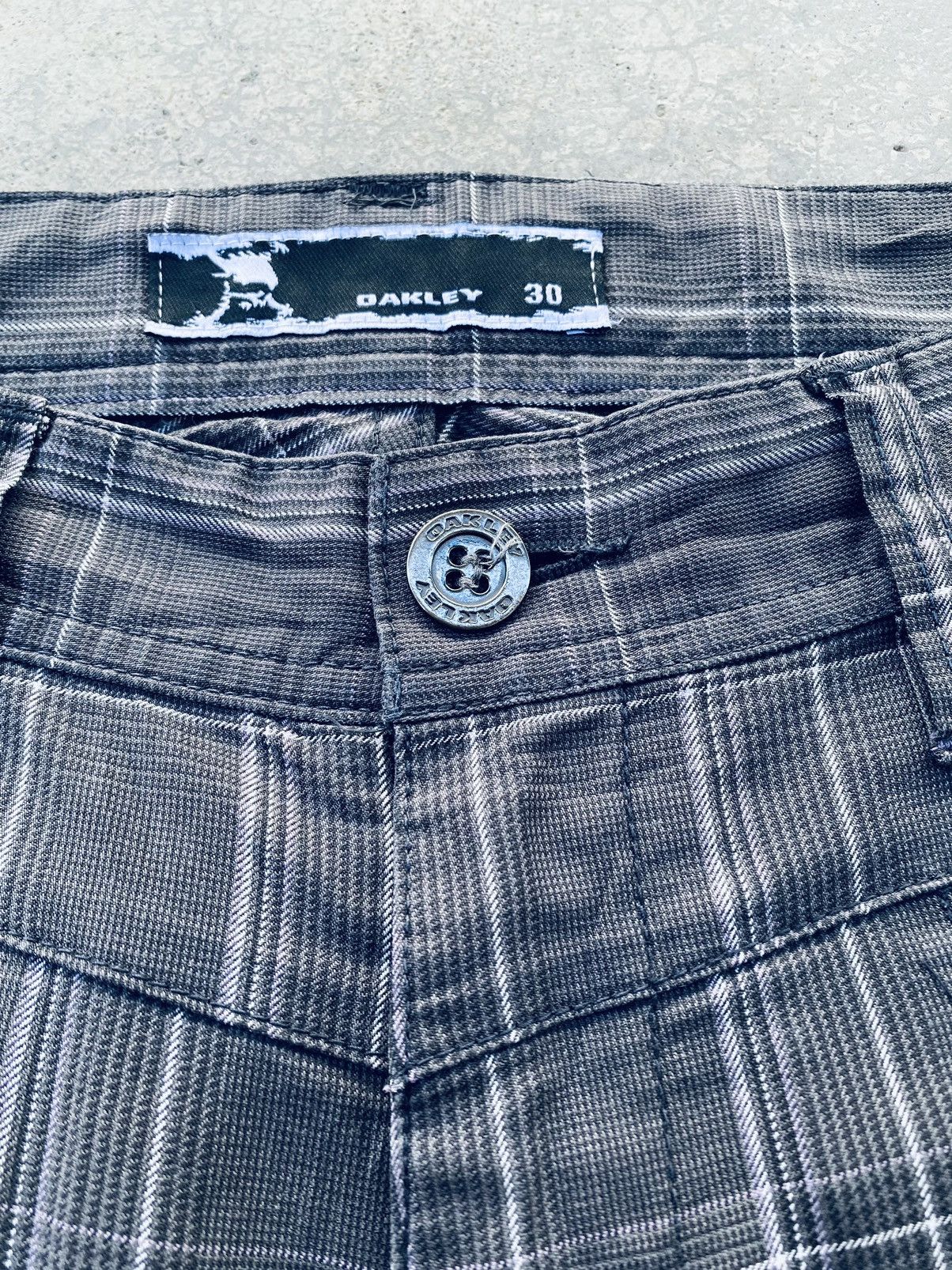 Oakley Vintage Oakley Plaid Cargo Pants Distressed Size 30" / US 8 / IT 44 - 6 Thumbnail