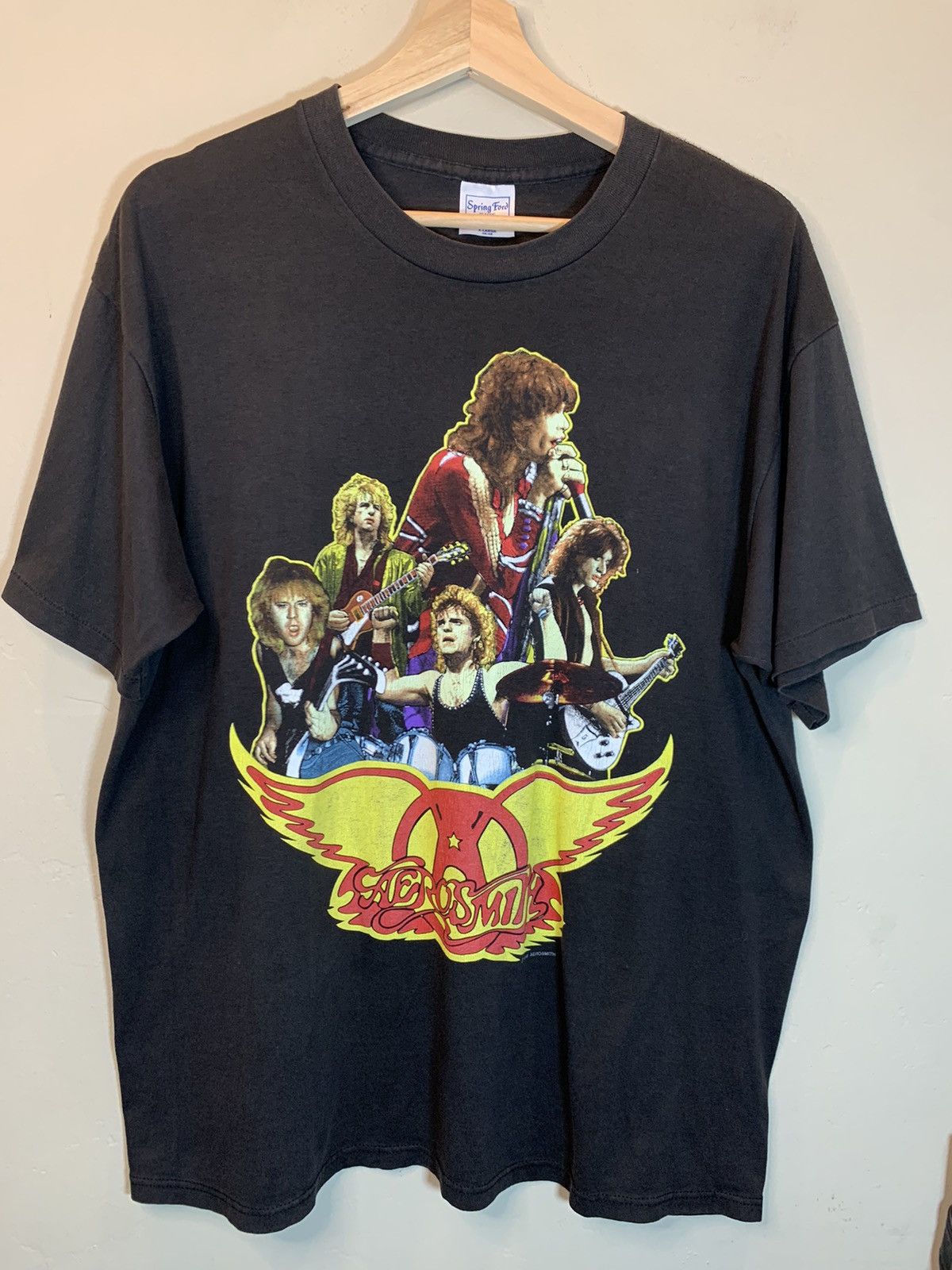 Band Tees × Vintage *RARE* Vintage 1980’s Aerosmith Walk This Way USA-Made Shirt Size US XL / EU 56 / 4 - 1 Thumbnail